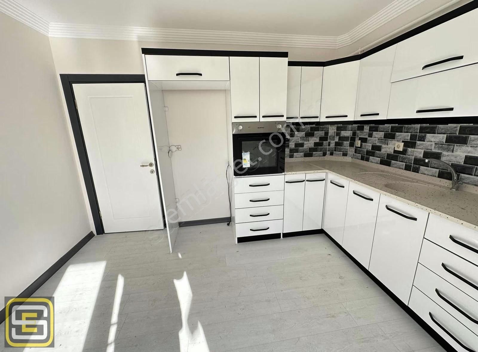 Karasu'da 2+1 Fiyatına 3+1 125 M2 Çarşı Merkezde Kışlık Daire - Görsel 13