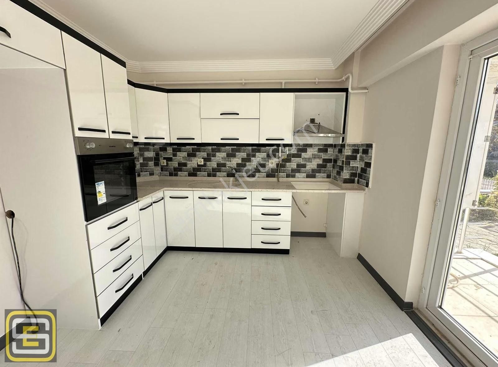 Karasu'da 2+1 Fiyatına 3+1 125 M2 Çarşı Merkezde Kışlık Daire - Görsel 8