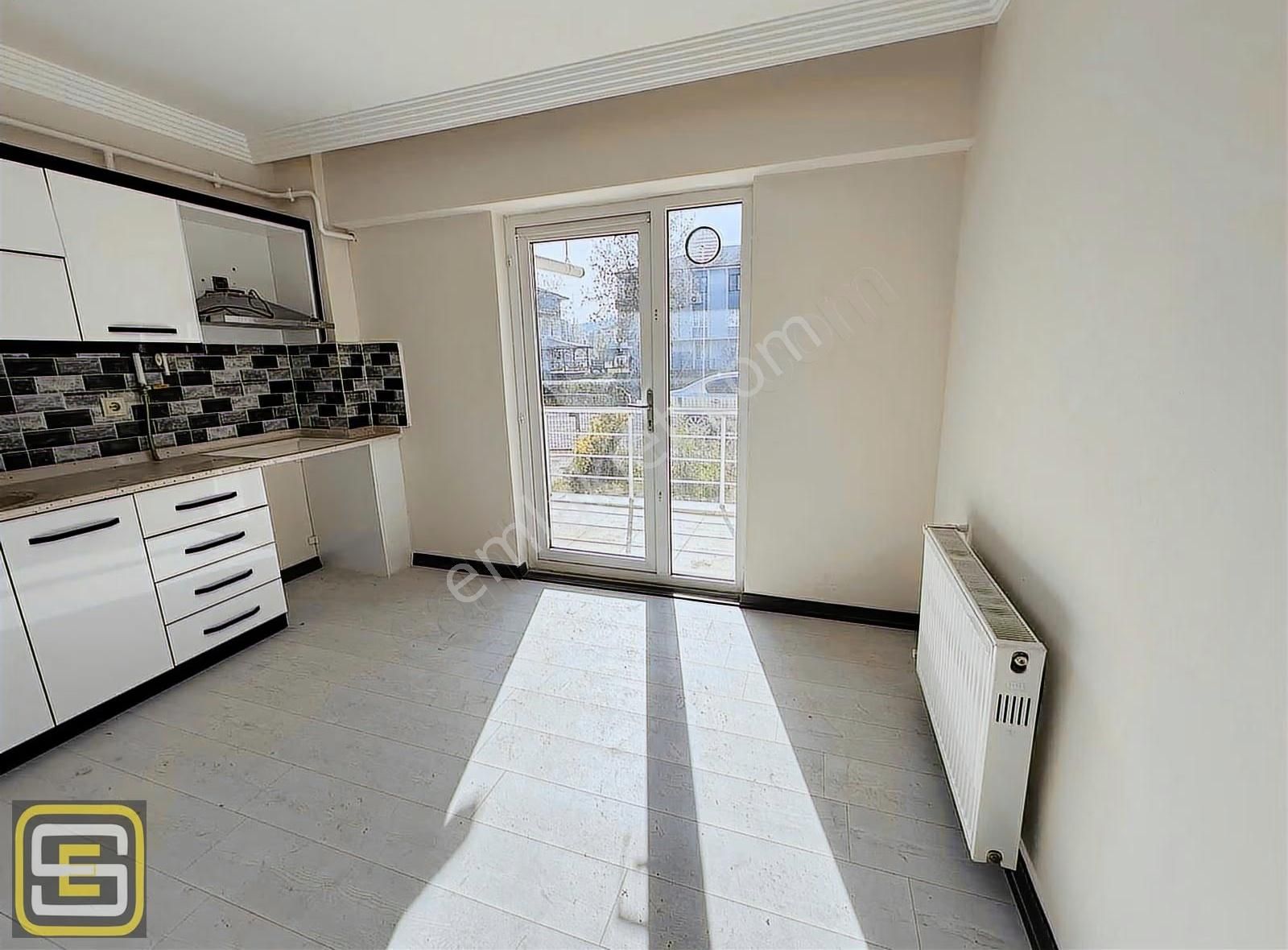 Karasu'da 2+1 Fiyatına 3+1 125 M2 Çarşı Merkezde Kışlık Daire - Görsel 20