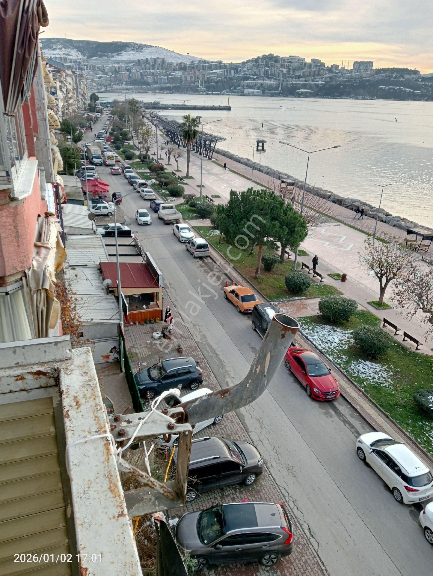 Eski Sahilde Denize Sıfır 2+1 Kiralık Daire