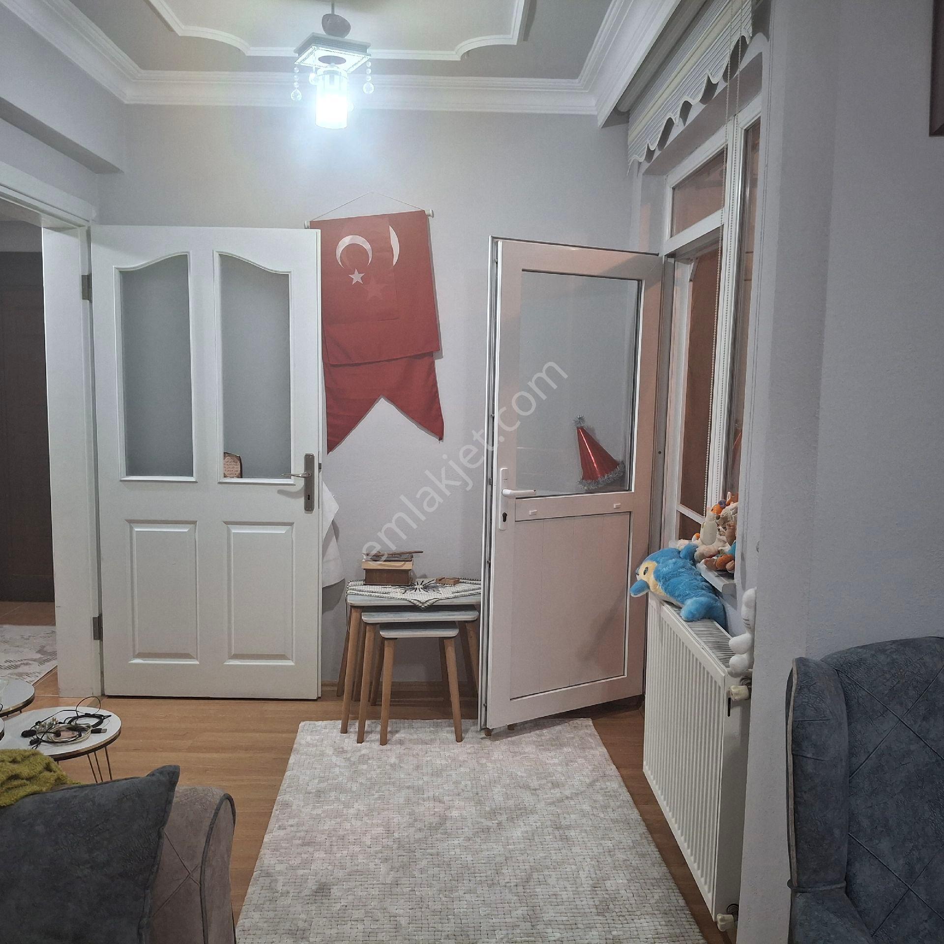 T.dağ Muratlı Muradiye Mah.de Merkezi Konumda Geniş Kullanım Alanına Sahip(3+1) 2.ktdaire Satılıktır - Görsel 9