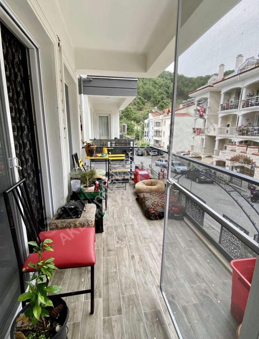 Taşyaka'da 2+1 95 M2 Arakat Daire - Görsel 2
