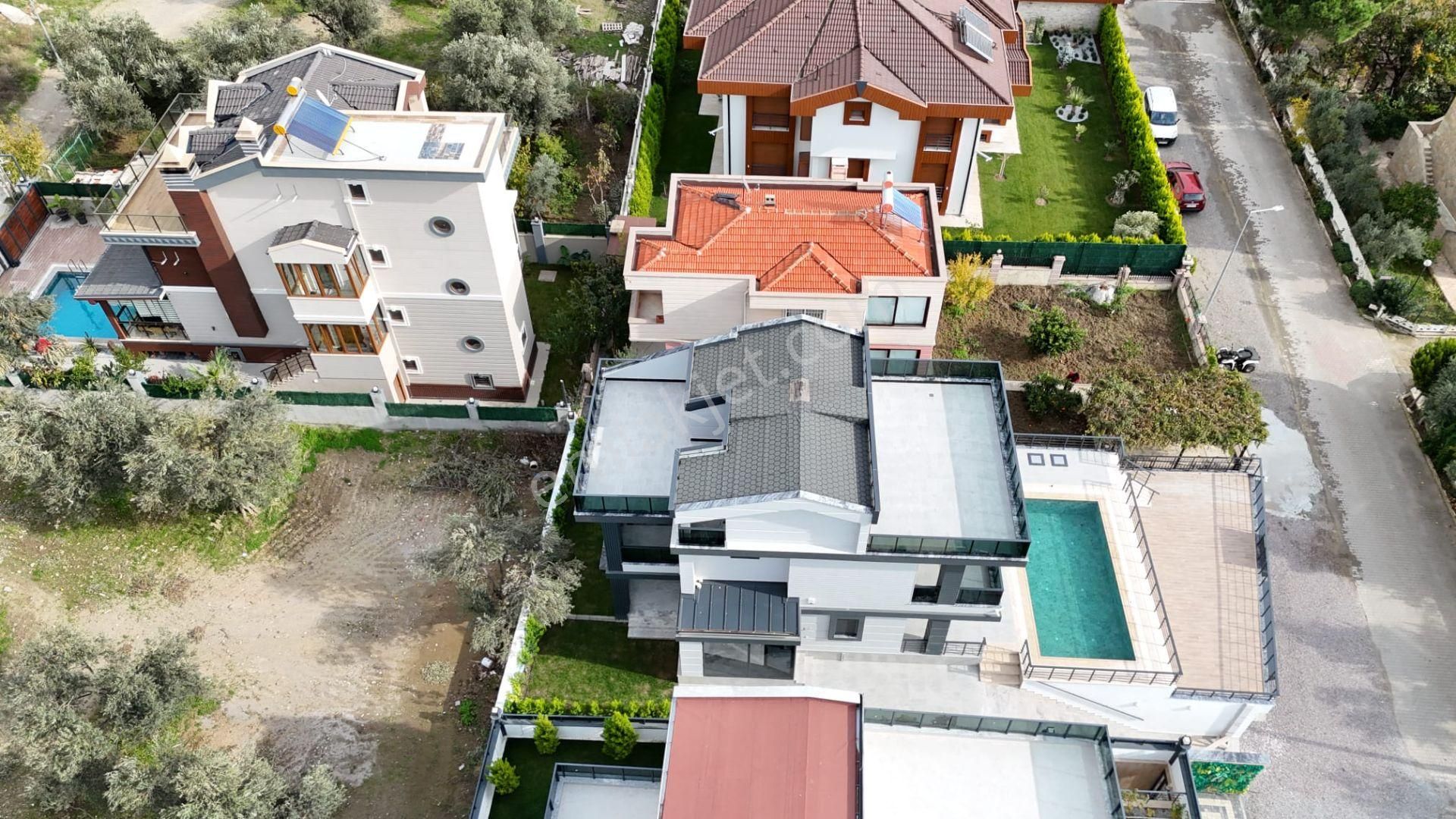 Irmaksudan Güre De Tam Müstakil 6+1 Havuzlu Saunalı 4 Katlı Lüks Villa - Görsel 35