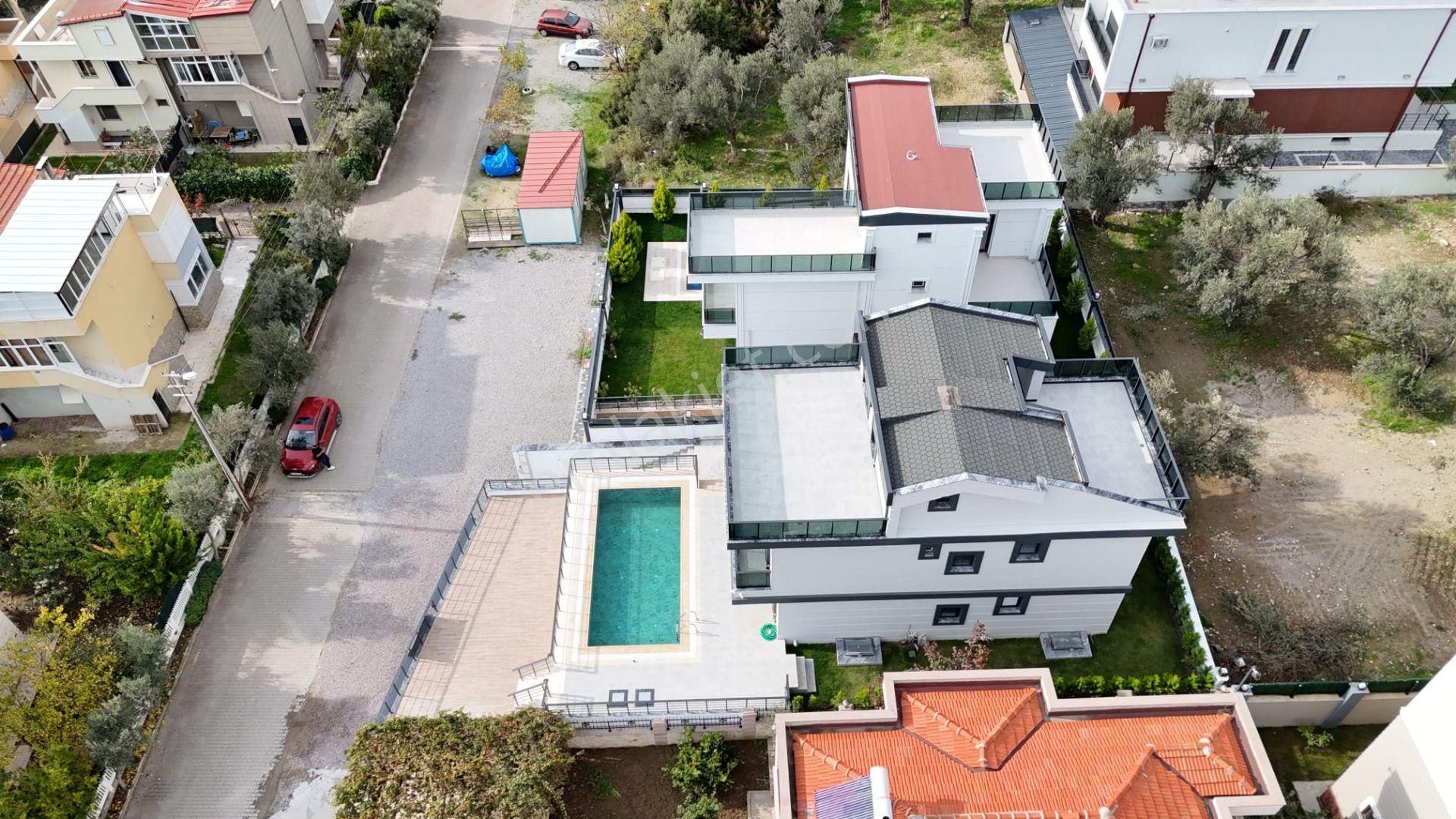 Irmaksudan Güre De Tam Müstakil 6+1 Havuzlu Saunalı 4 Katlı Lüks Villa - Görsel 3