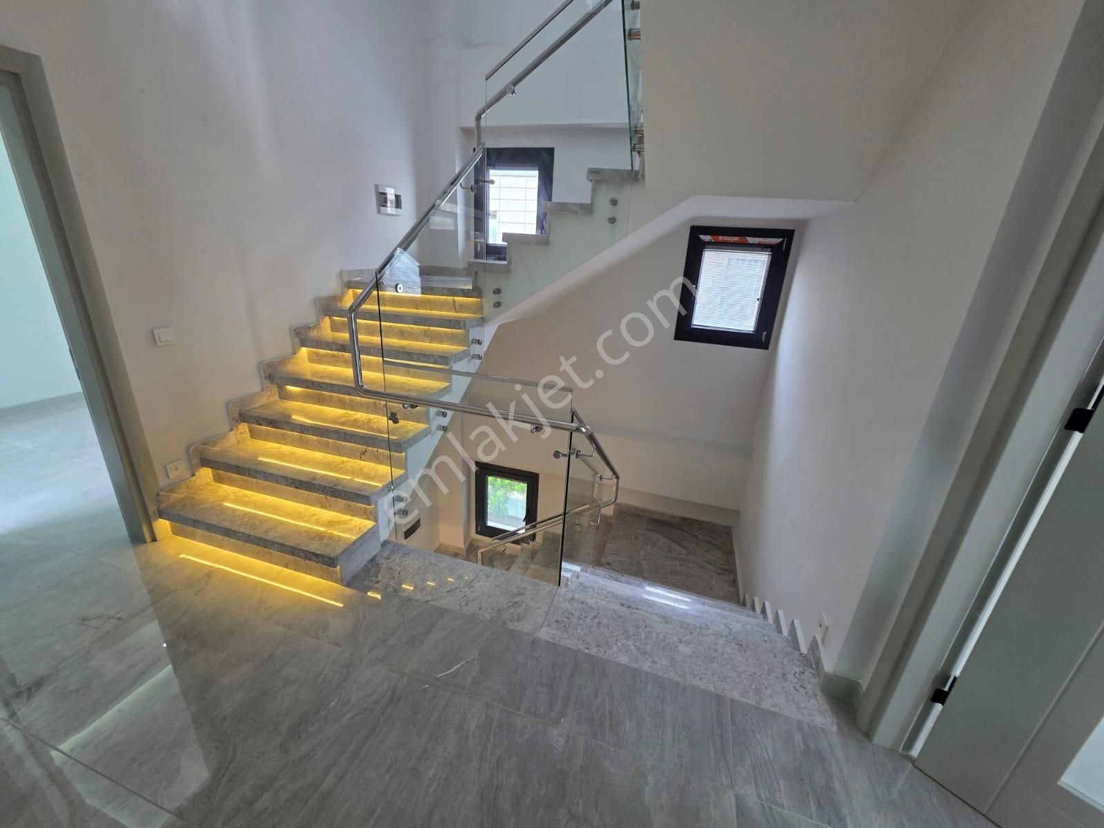 Irmaksudan Güre De Tam Müstakil 6+1 Havuzlu Saunalı 4 Katlı Lüks Villa - Görsel 20