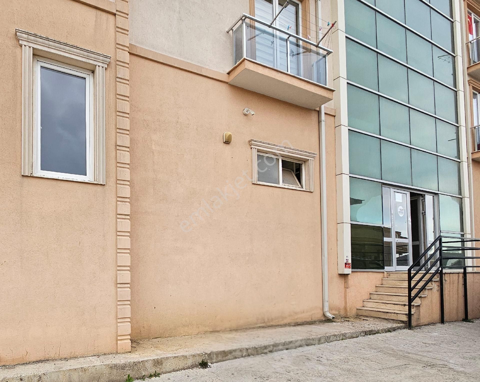Remax Hür Kübra Kolaç'tan Site İçi Kiracılı Eşyalı Satılık 1+0 - Görsel 12
