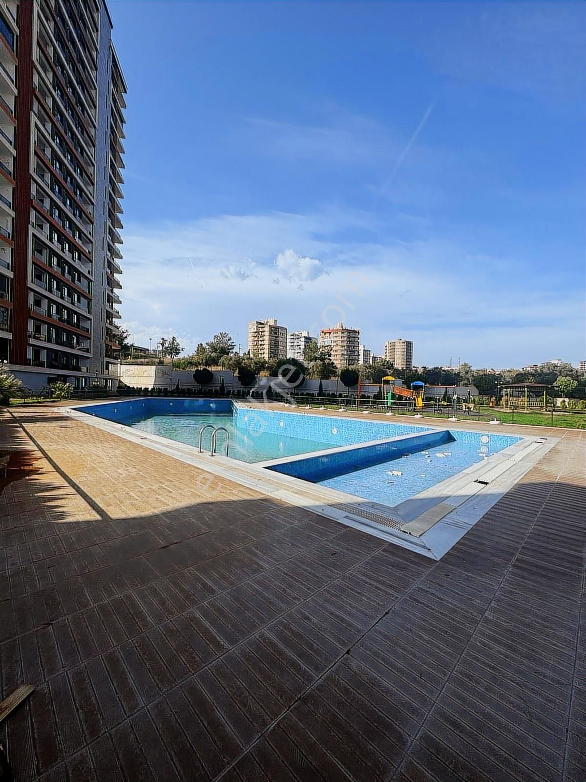 Torbalı İnönüde Site İçinde Havuz Cepheli Satılık Lüks 1+1 Daire - Görsel 16