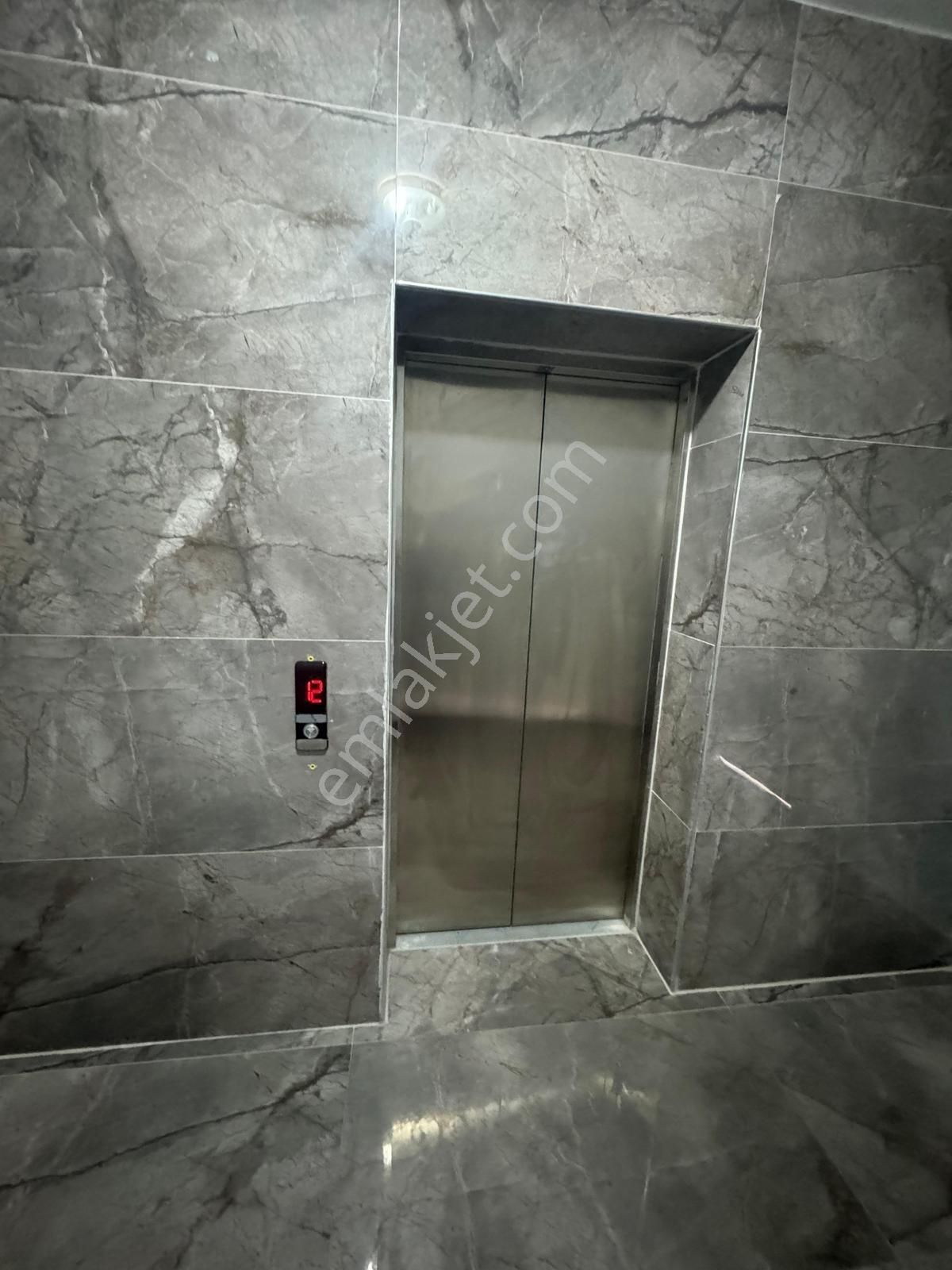 Torbalı İnönüde Site İçinde Havuz Cepheli Satılık Lüks 1+1 Daire - Görsel 3