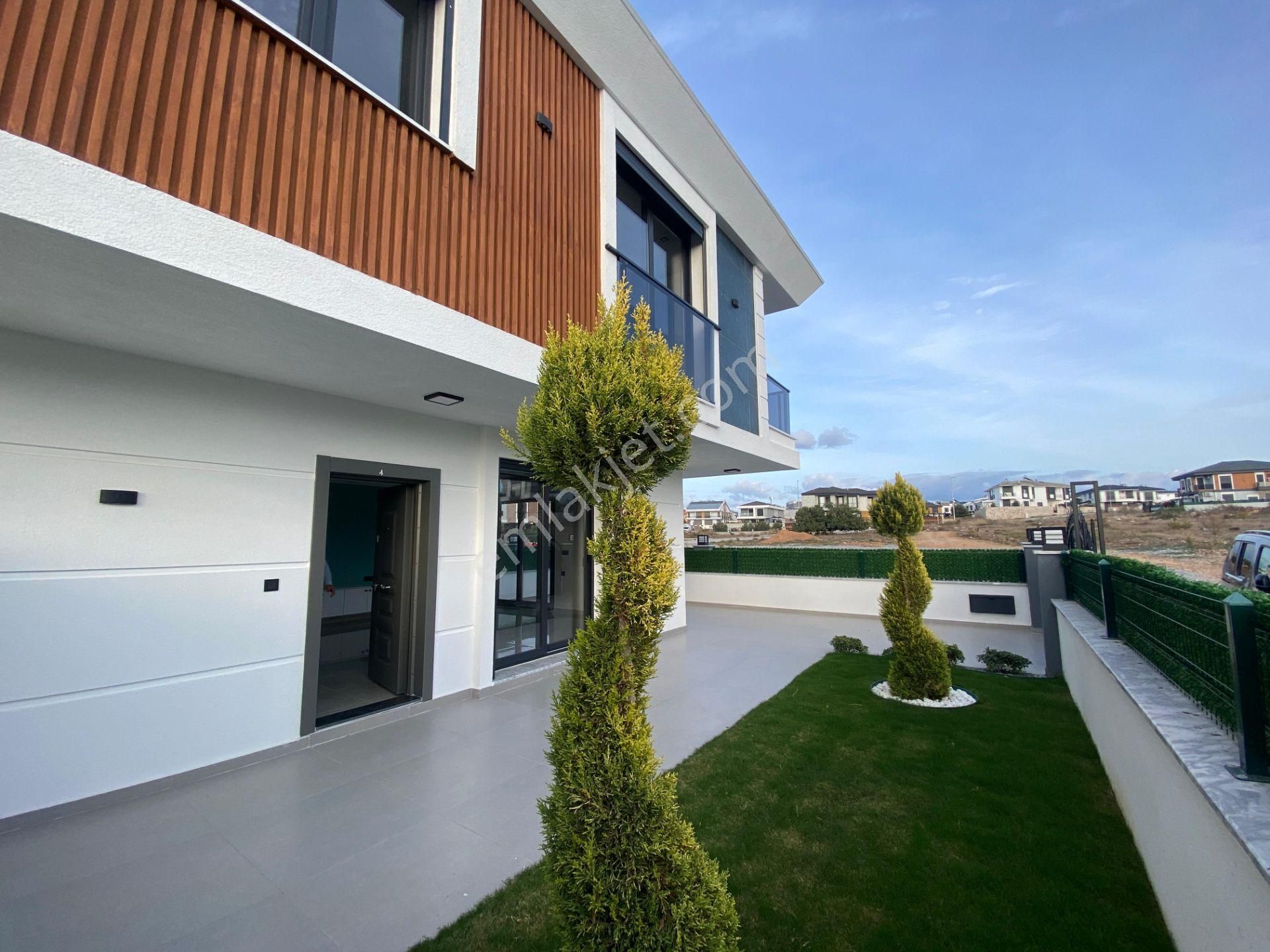 Didim Hisar Mahallesi'nde Bahçeli Ve Otoparklı 3+1 Sıfır Villa - Görsel 3