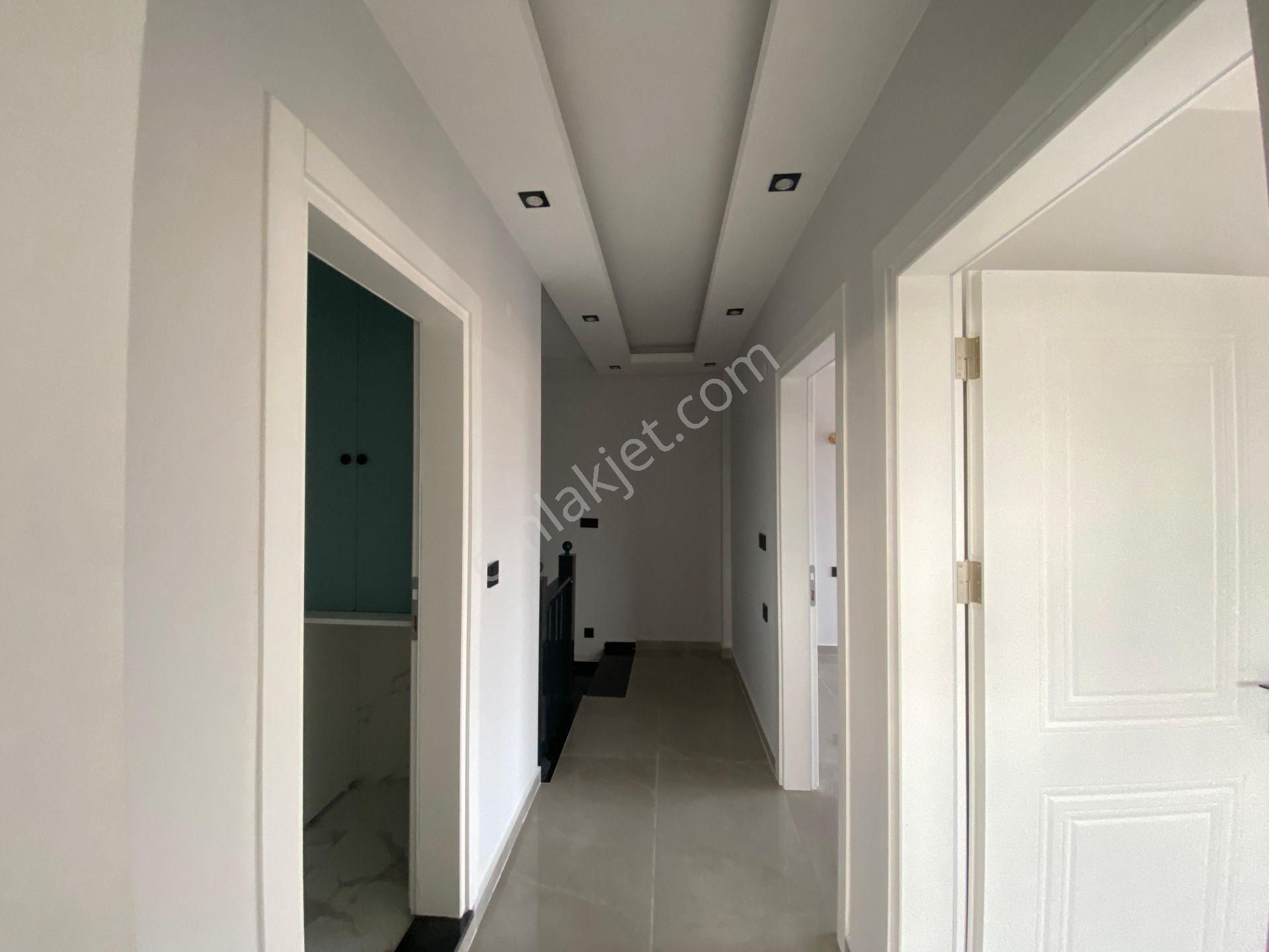 Didim Hisar Mahallesi'nde Bahçeli Ve Otoparklı 3+1 Sıfır Villa - Görsel 17