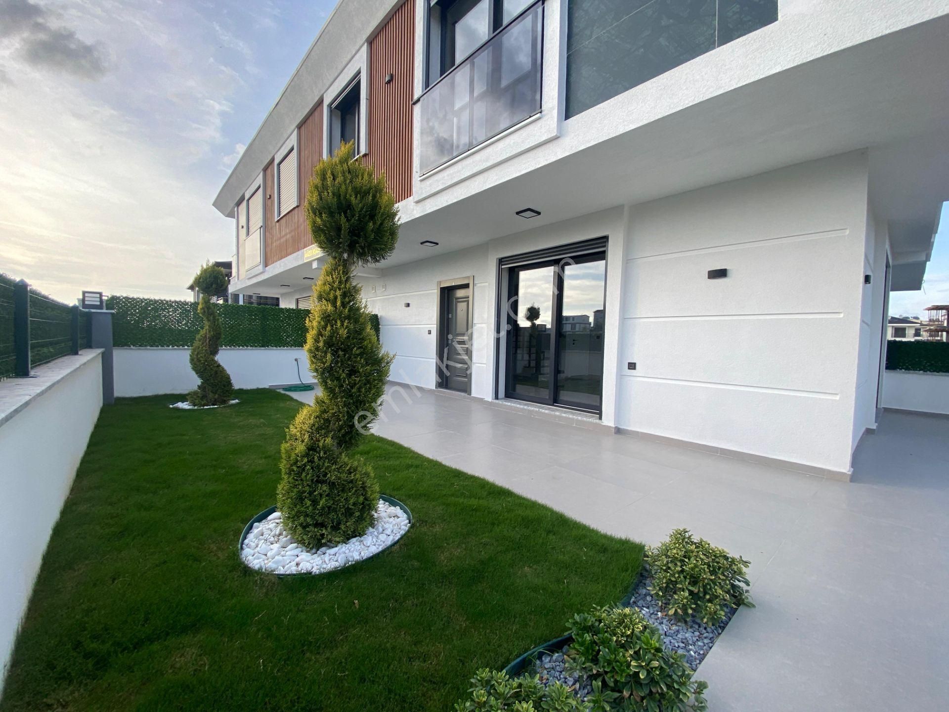 Didim Hisar Mahallesi'nde Bahçeli Ve Otoparklı 3+1 Sıfır Villa