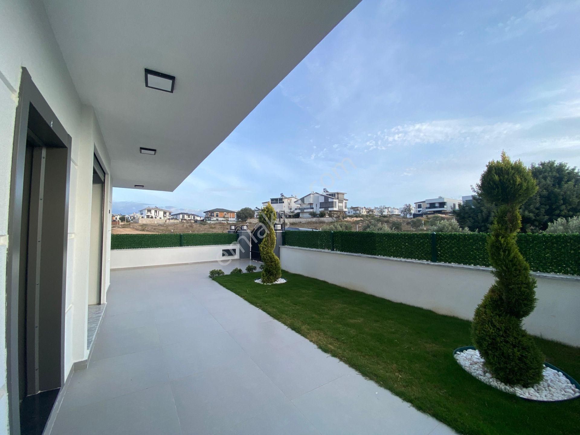 Didim Hisar Mahallesi'nde Bahçeli Ve Otoparklı 3+1 Sıfır Villa - Görsel 2