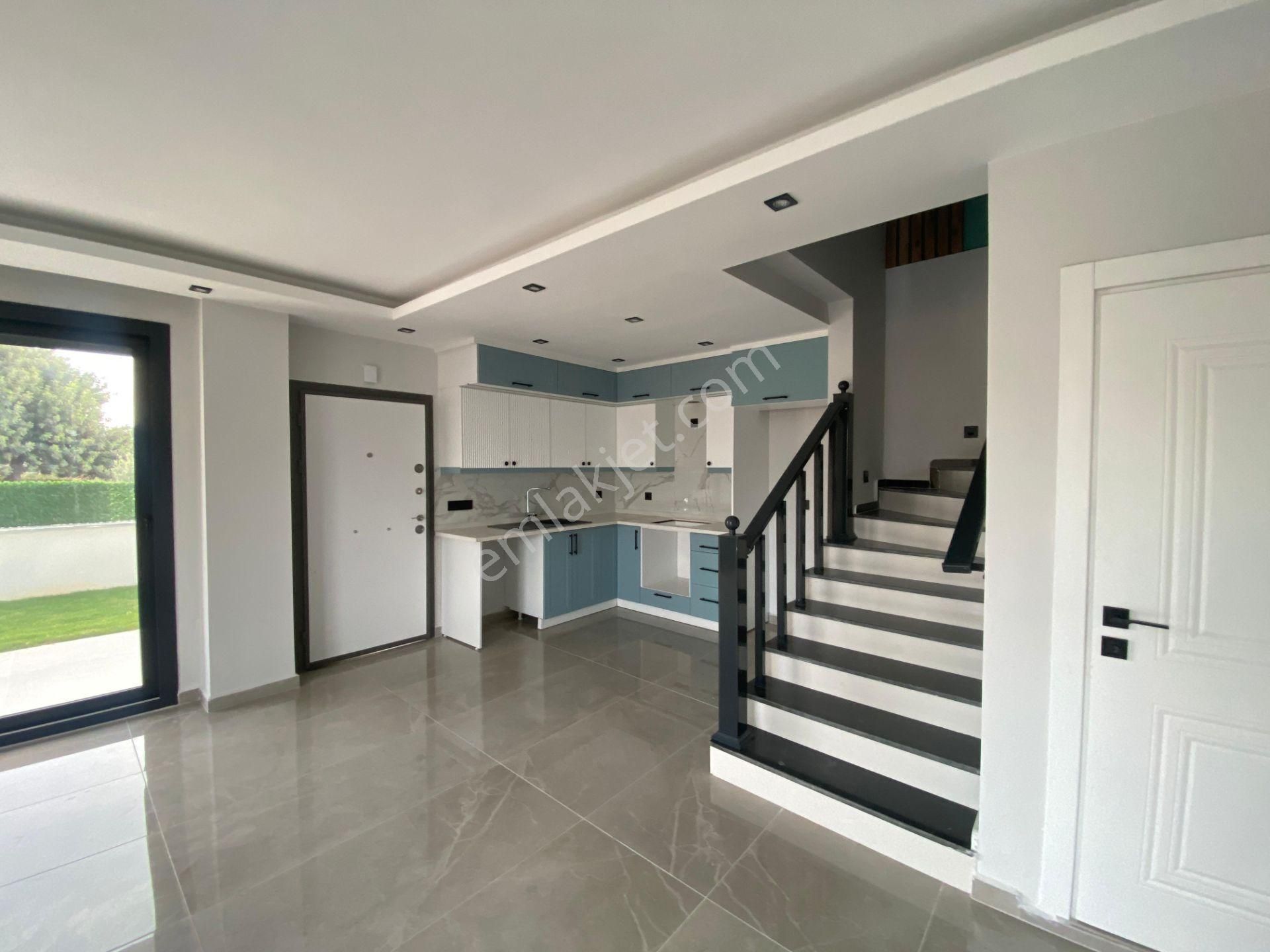 Didim Hisar Mahallesi'nde Bahçeli Ve Otoparklı 3+1 Sıfır Villa - Görsel 6