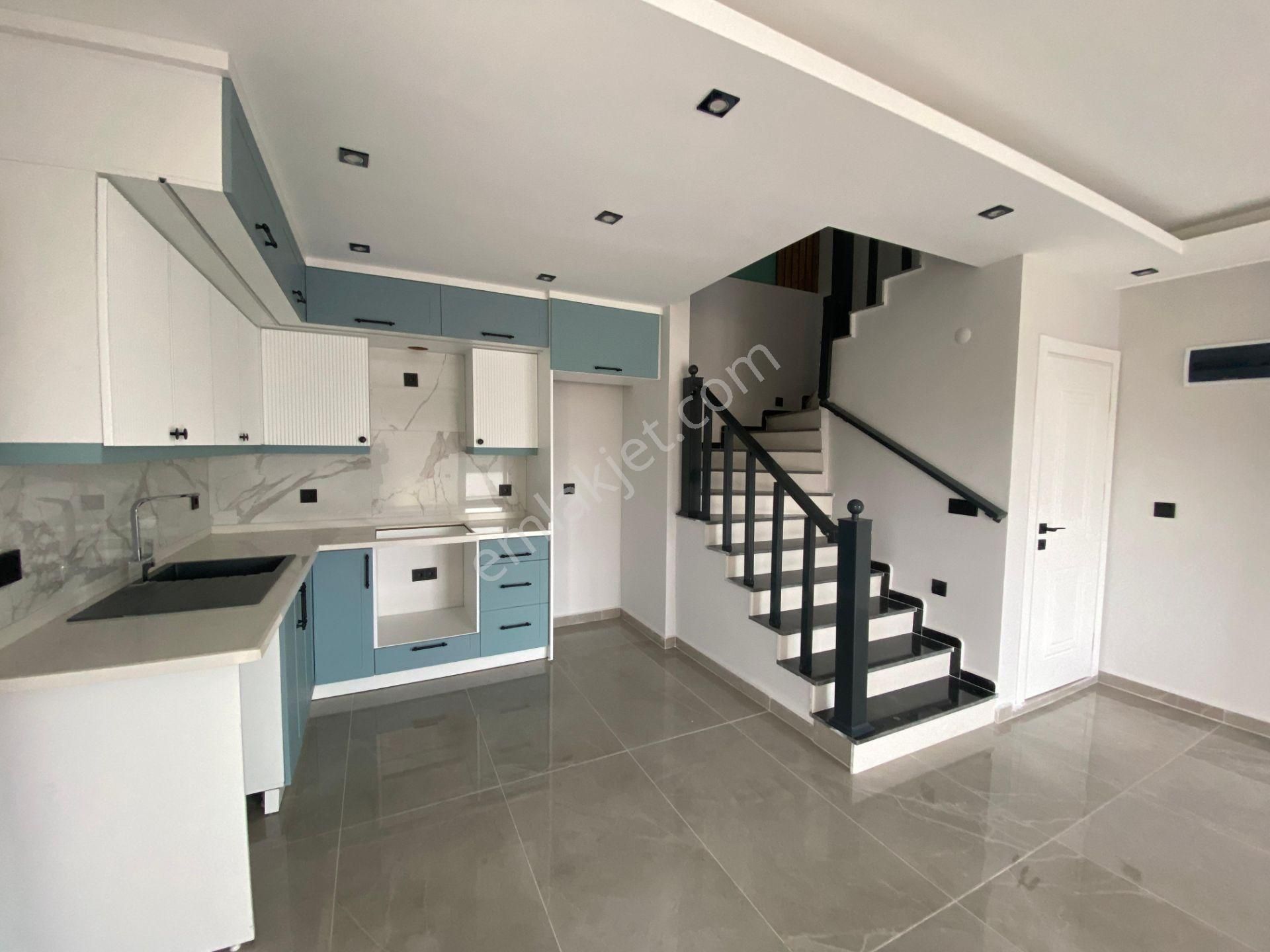 Didim Hisar Mahallesi'nde Bahçeli Ve Otoparklı 3+1 Sıfır Villa - Görsel 4