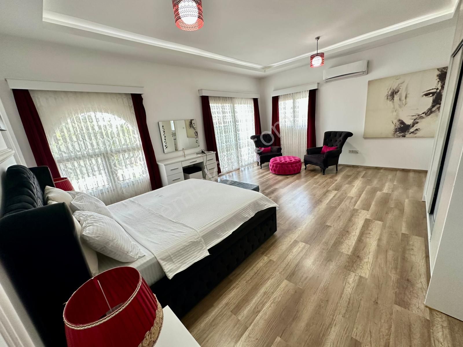 Girne Edremit'te Dağ Ve Deniz Manzaralı, Yatırım Ve Yaşama Uygun Satılık 5+1 Lüks Villa !! - Görsel 17