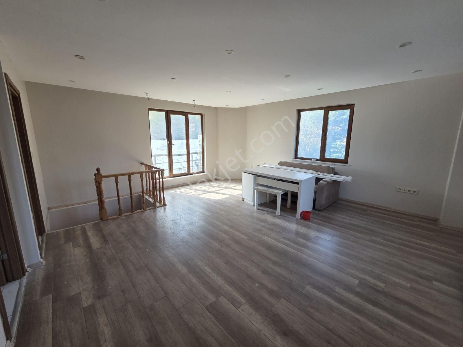 Çekmeköy Alemdağda 129 M2 Otoparklı 4+1 Yüksek Giriş Daire - Görsel 4