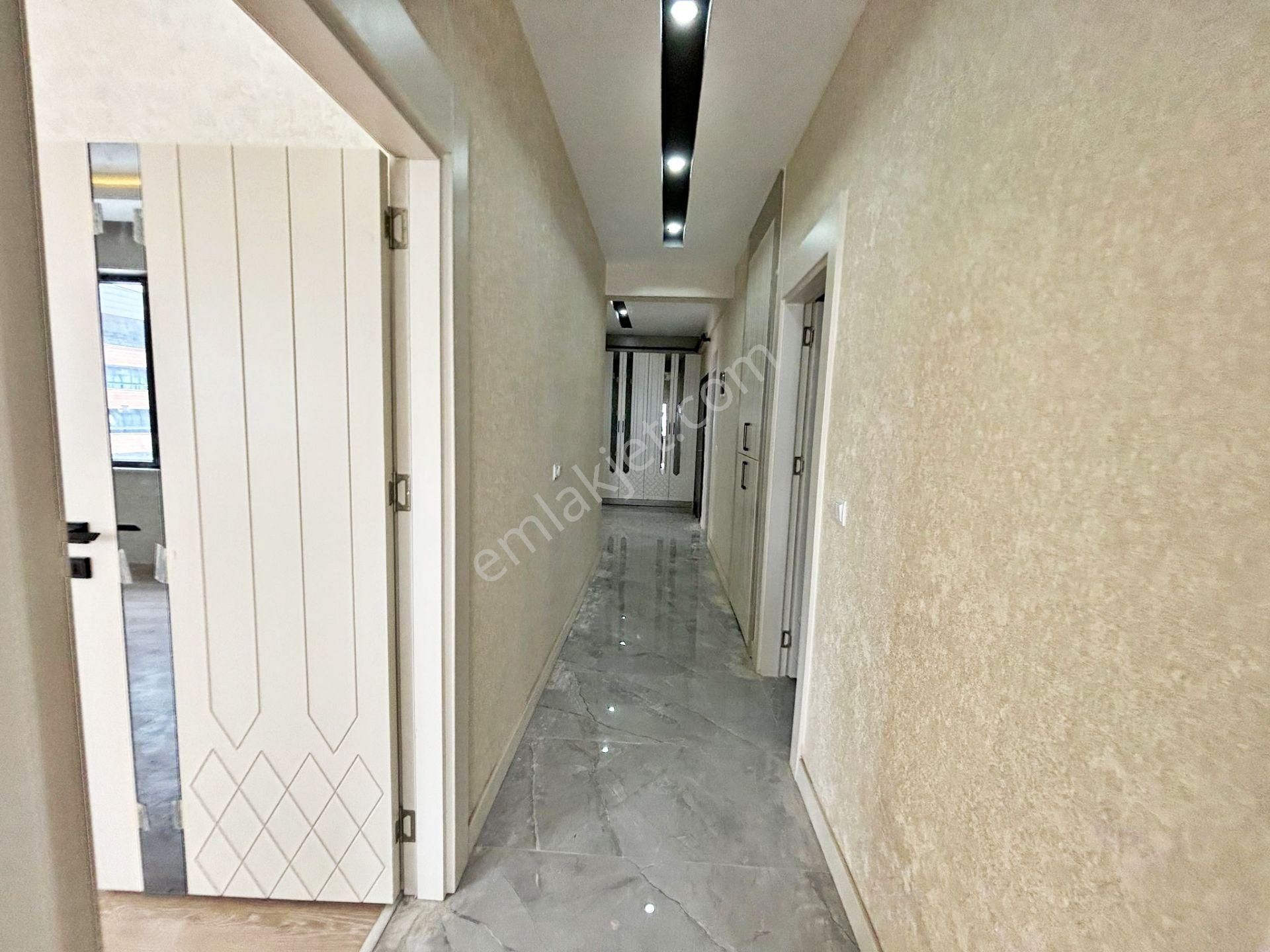 Fıstıklık'ta Az Katlı Geniş Mutfak Ve Cam Balkonlu Sıfır 3+1 - Görsel 23