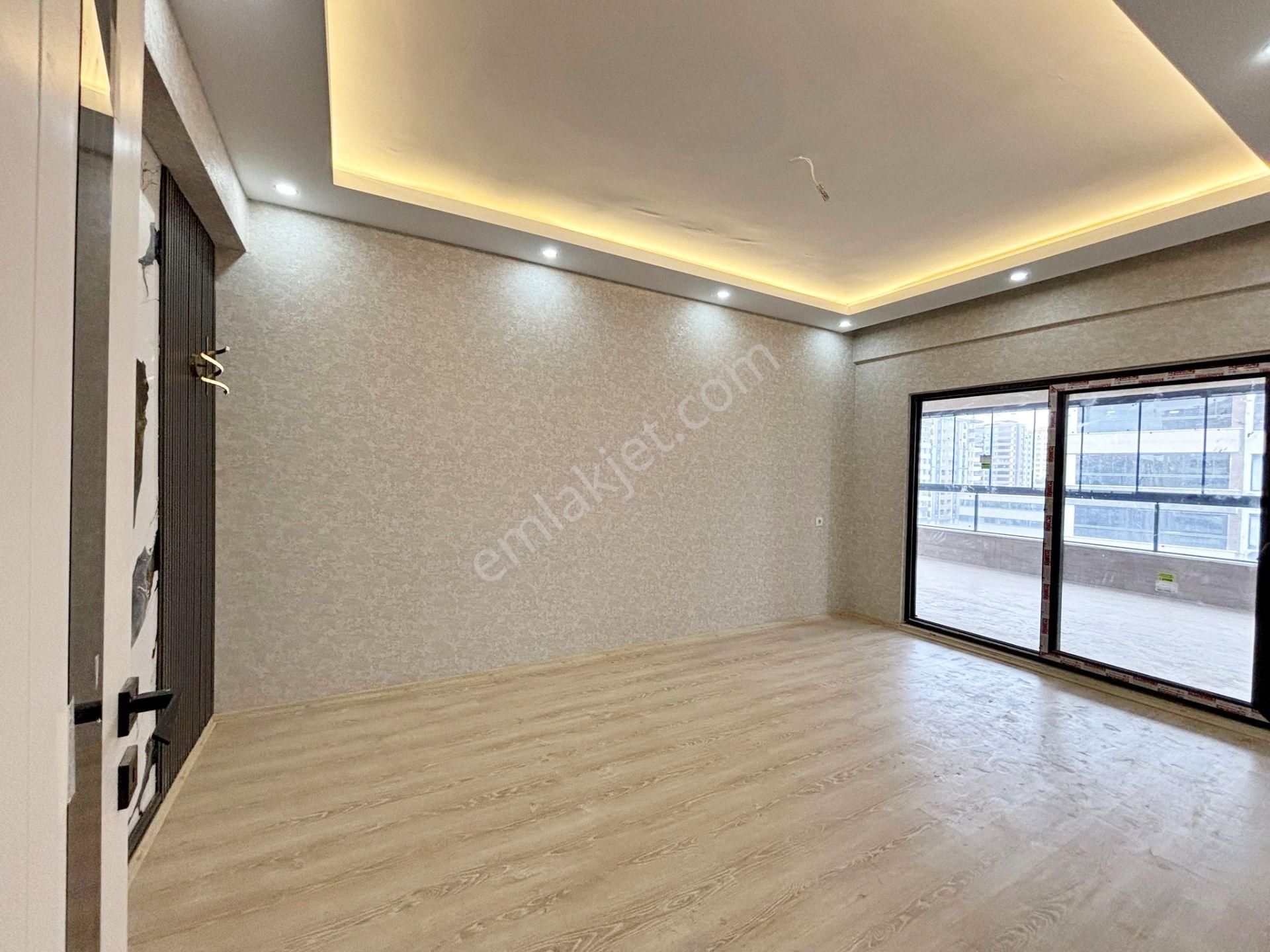 Fıstıklık'ta Az Katlı Geniş Mutfak Ve Cam Balkonlu Sıfır 3+1 - Görsel 12