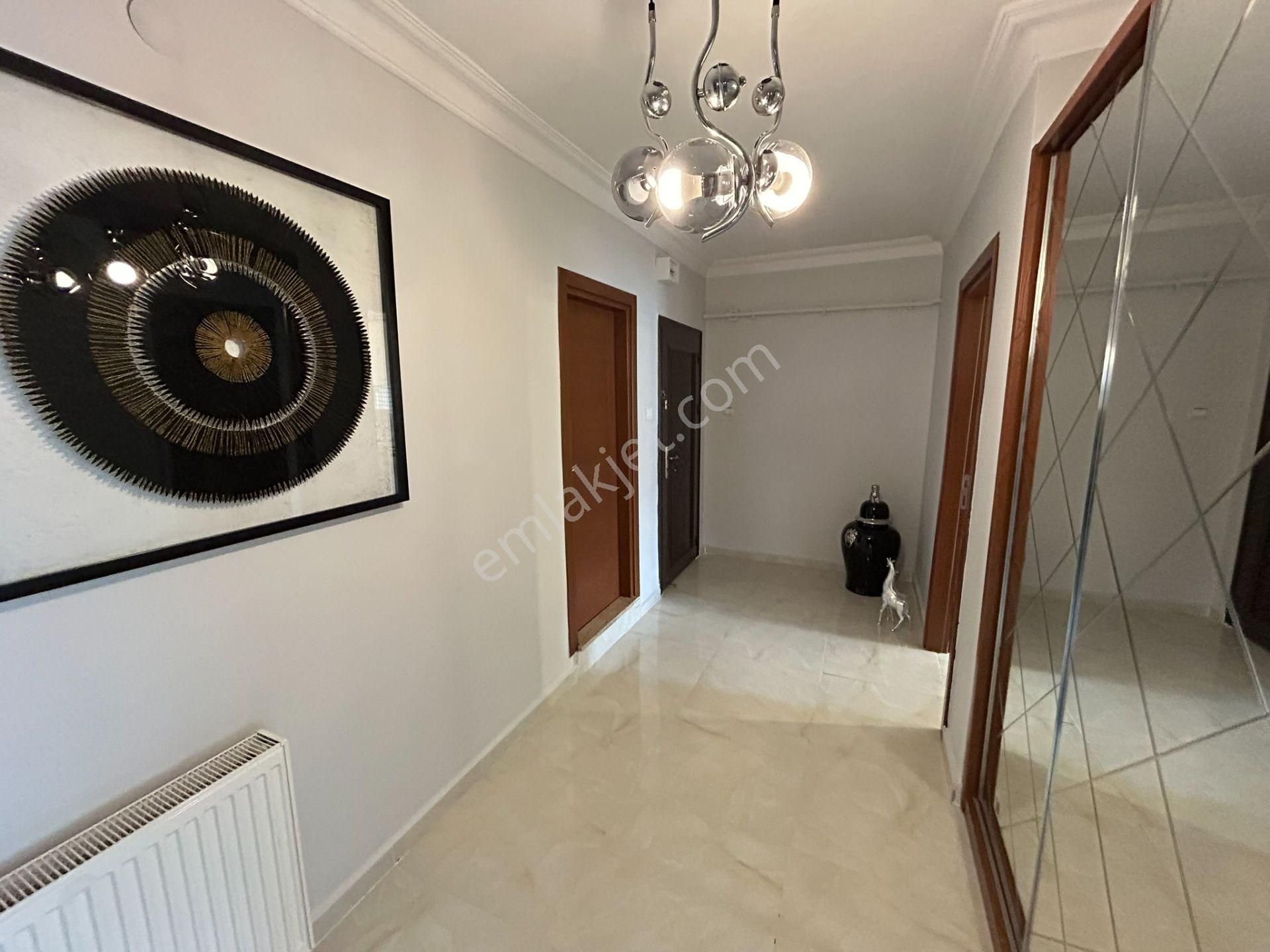 Cihan Emlak - Satılık - Paşabayırda Benzersiz Konumda Site İçerisinde Masrafsız 3+1 Daire