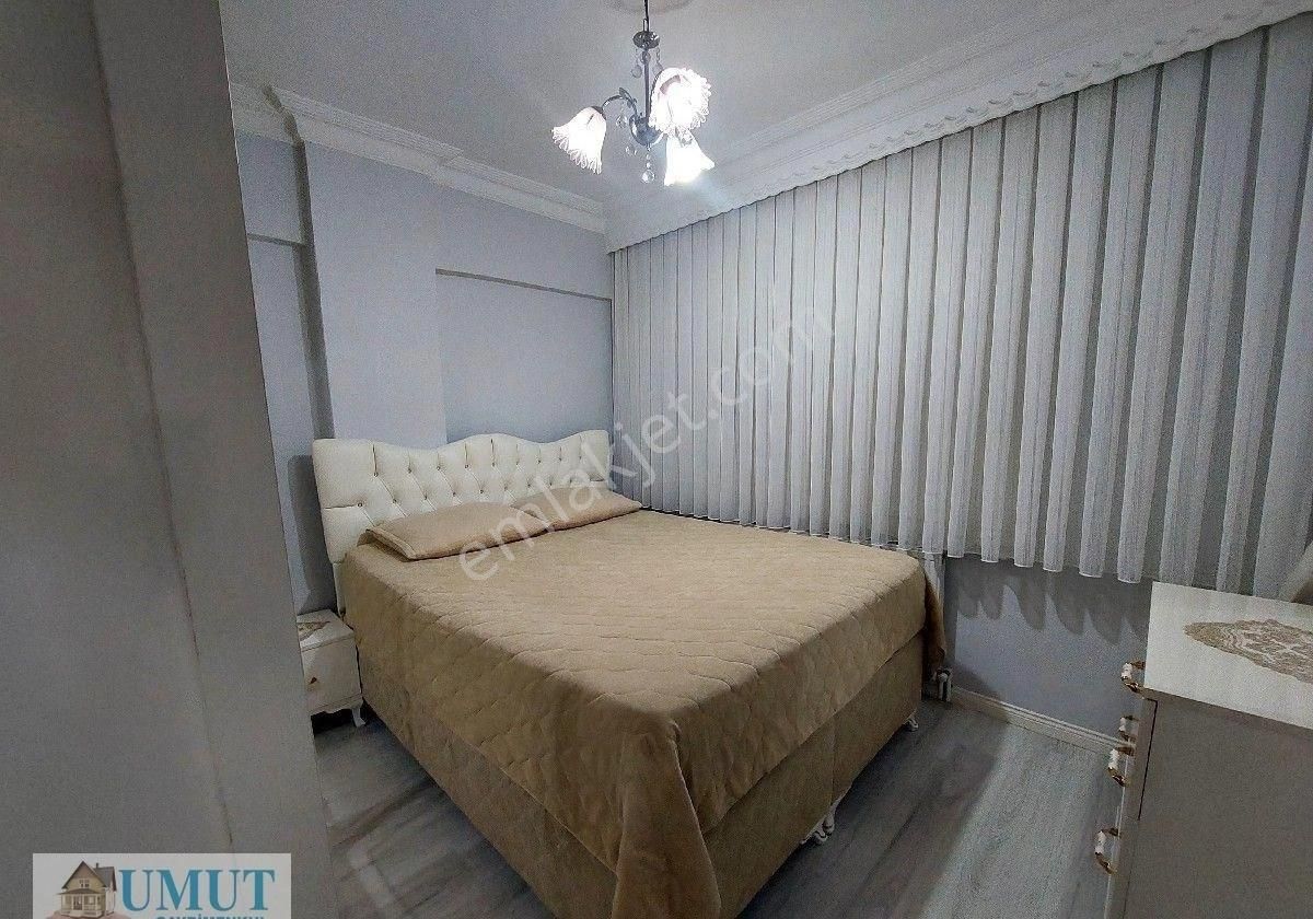 Gaziosmanpaşa Küçükköy Yeni Mah Satılık Daire 3.kat 2+1 100 M2 - Görsel 3