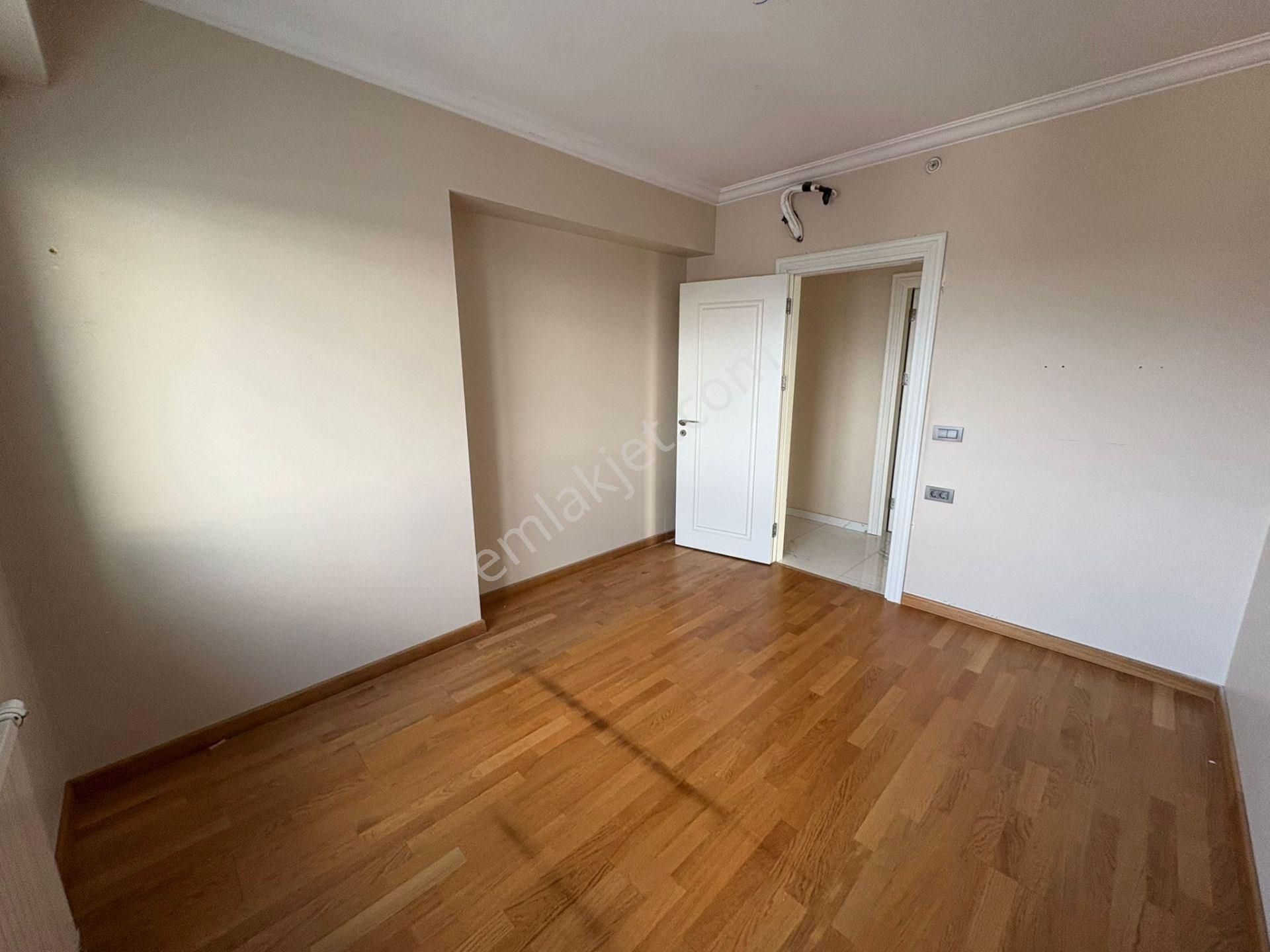 Kalamış Wyndham Otel Karşı Sokağında Güvenlik Yüzme Havuzlu 4+1 - Görsel 17