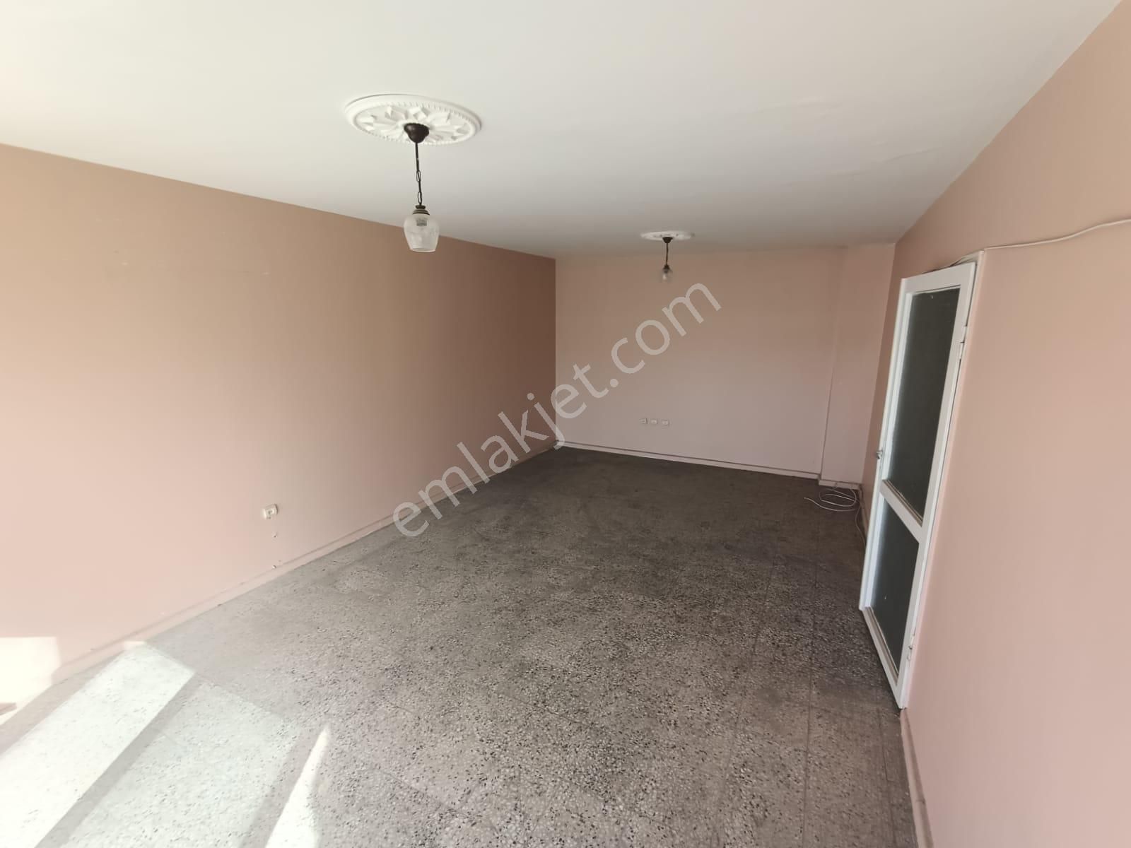 İz'den 100.yıl Diş Hastanesine Yürüme Mesafesin'de 3+satılık Daire