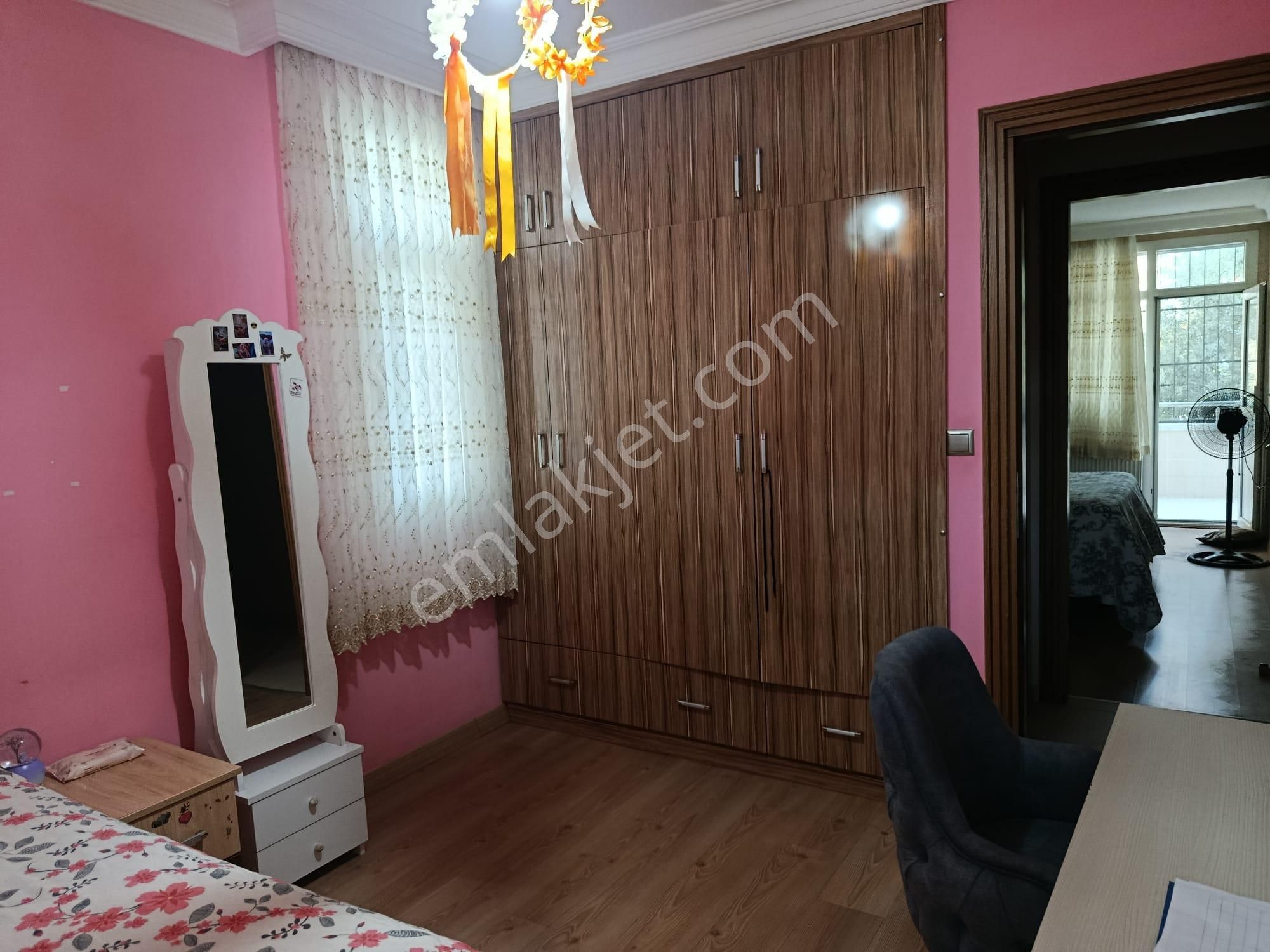 İz'den 2000 Evler'de 14 Yaşında 3+1 Satılık Daire - Görsel 12