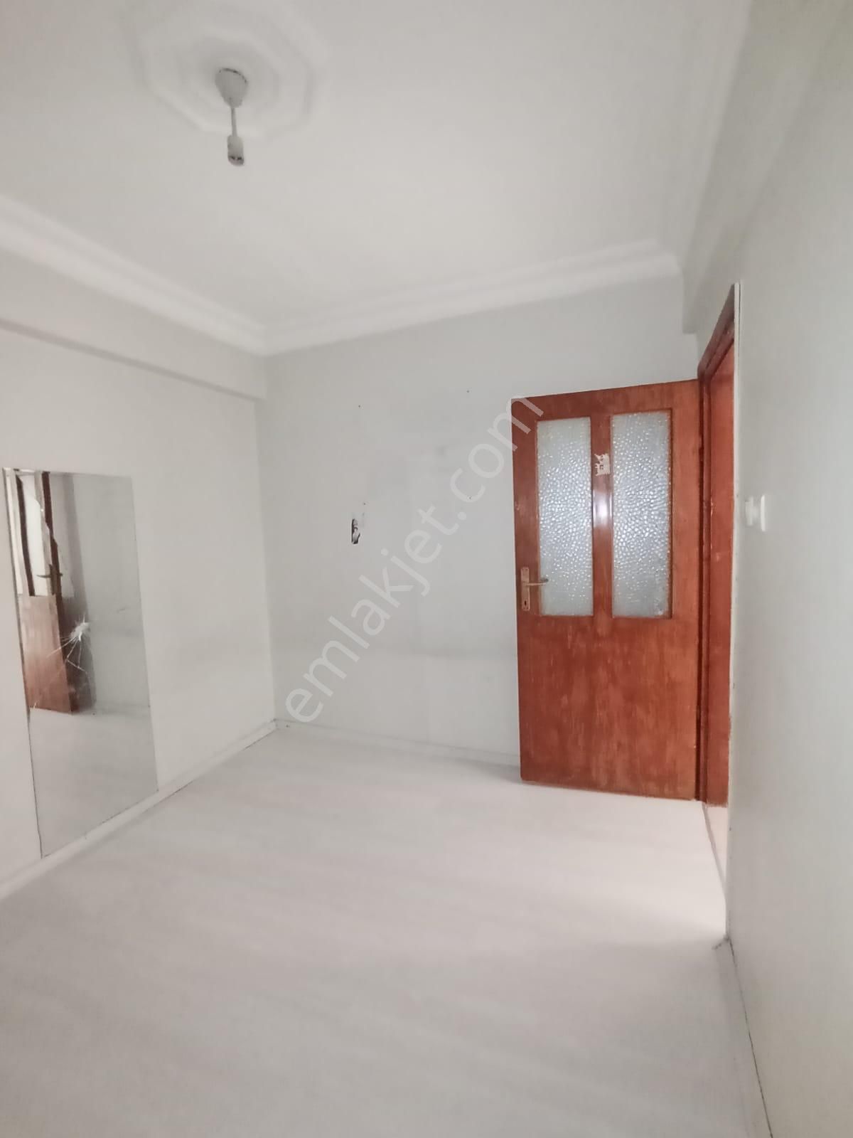 Beyoğlu Kasımpaşa Kulaksız Caddesi'nde Kiralık 2+1, 75m2, Arka Cepheli, 2.kat Daire-sözgen'den-283k - Görsel 6