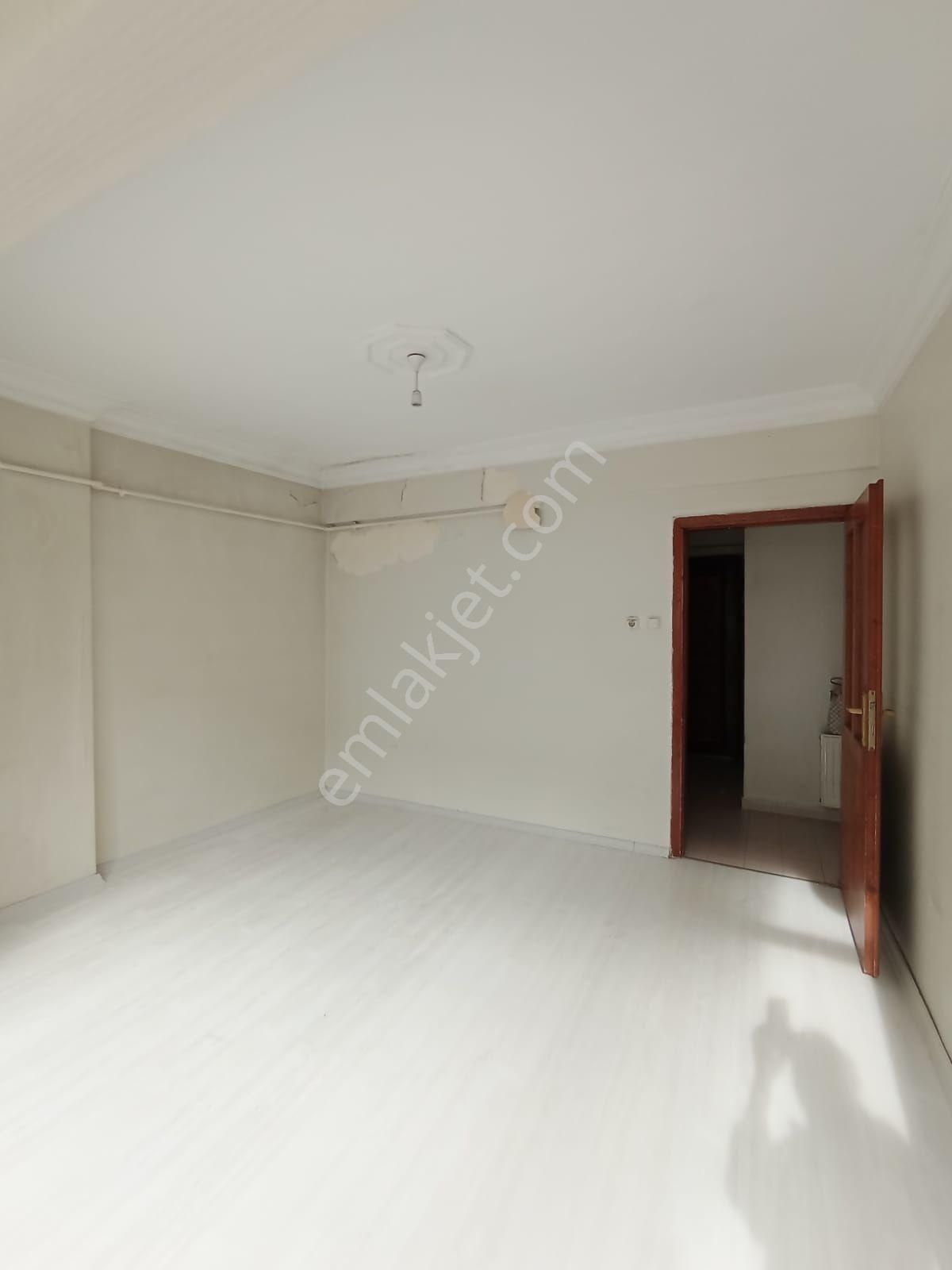 Beyoğlu Kasımpaşa Kulaksız Caddesi'nde Kiralık 2+1, 75m2, Arka Cepheli, 2.kat Daire-sözgen'den-283k - Görsel 4