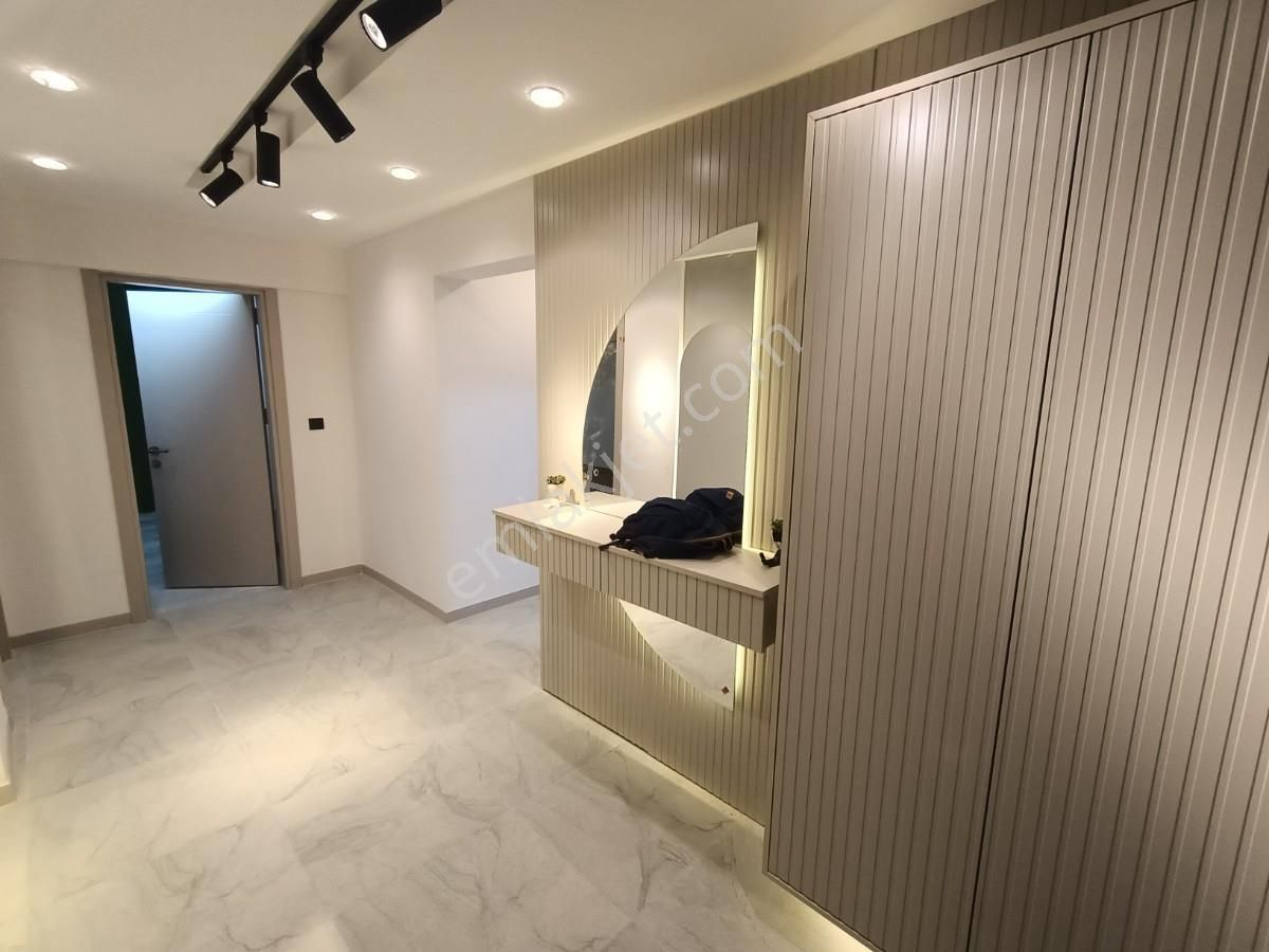 Balçovada Çağdaş Tasarımlı Asansörlü Satılık 3+1 Daire - Görsel 12