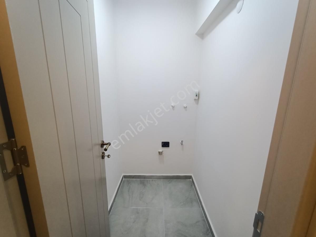 Balçovada Çağdaş Tasarımlı Asansörlü Satılık 3+1 Daire - Görsel 11