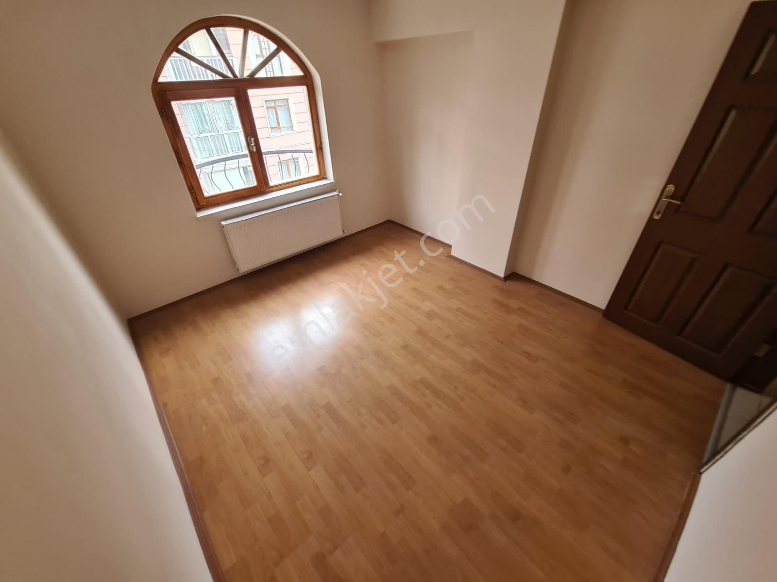 Özlem Caddesi Paraleli Ankara Manzaralı Arakat Emsalsiz Fiyat !! - Görsel 24