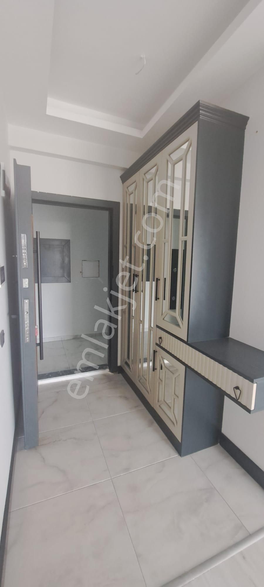 Tece Deniz Mah.de Denize Yürüme Mesafesinde, Havuzlu, G.odalı, Ebeveyn Banyolu 2+1 Daire - Görsel 7