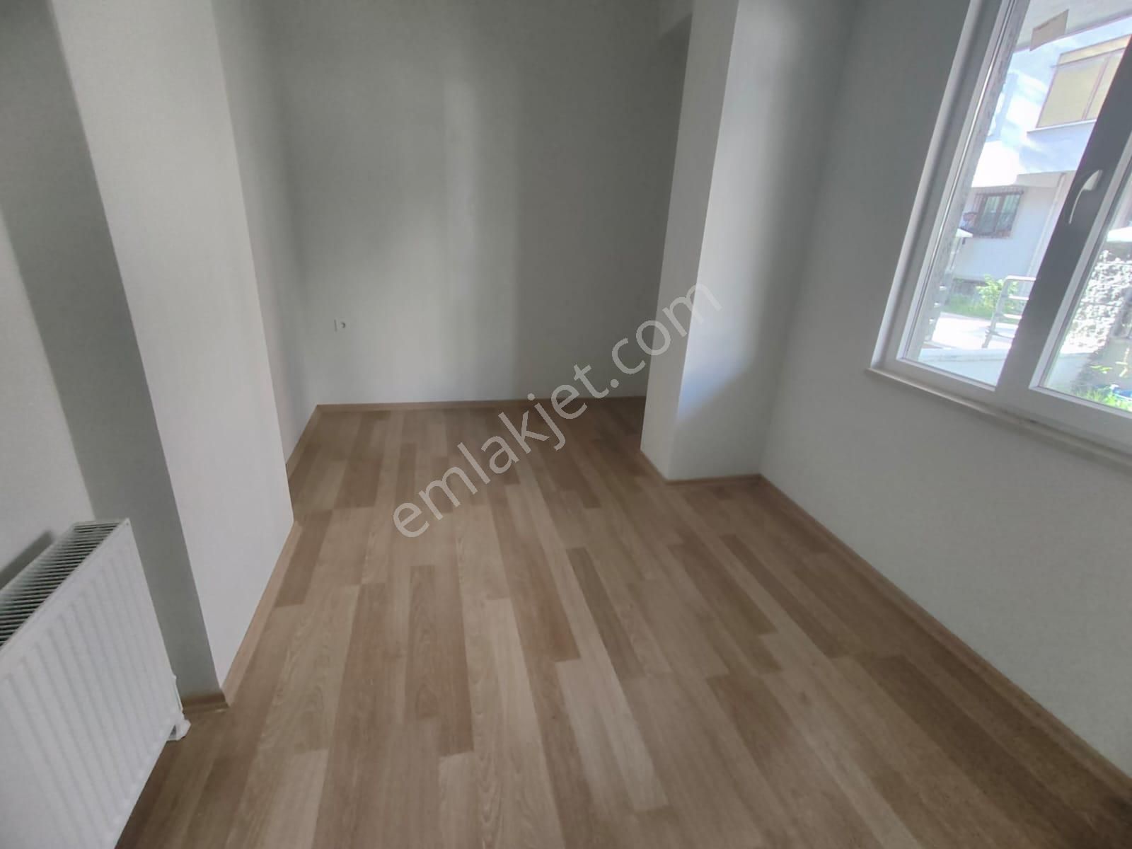 Emlak Dünyasından Maltepe Altıntepede 1+1 Bahçe Kullanımlı - Görsel 9