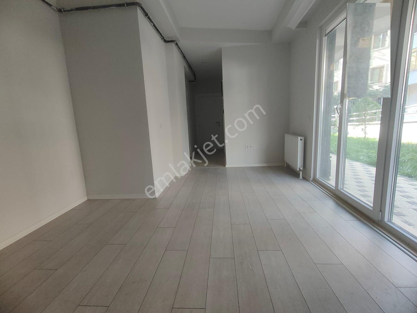 Emlak Dünyasından Maltepe Altıntepede 1+1 Bahçe Kullanımlı - Görsel 3