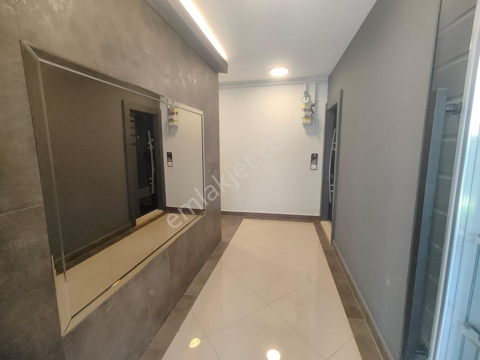 Emlak Dünyasından Maltepe Altıntepede 1+1 Bahçe Kullanımlı - Görsel 17