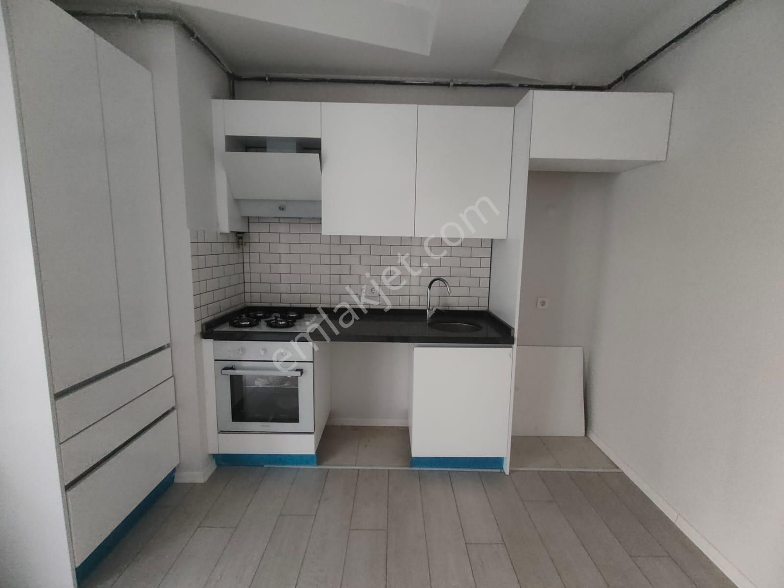 Emlak Dünyasından Maltepe Altıntepede 1+1 Bahçe Kullanımlı - Görsel 5