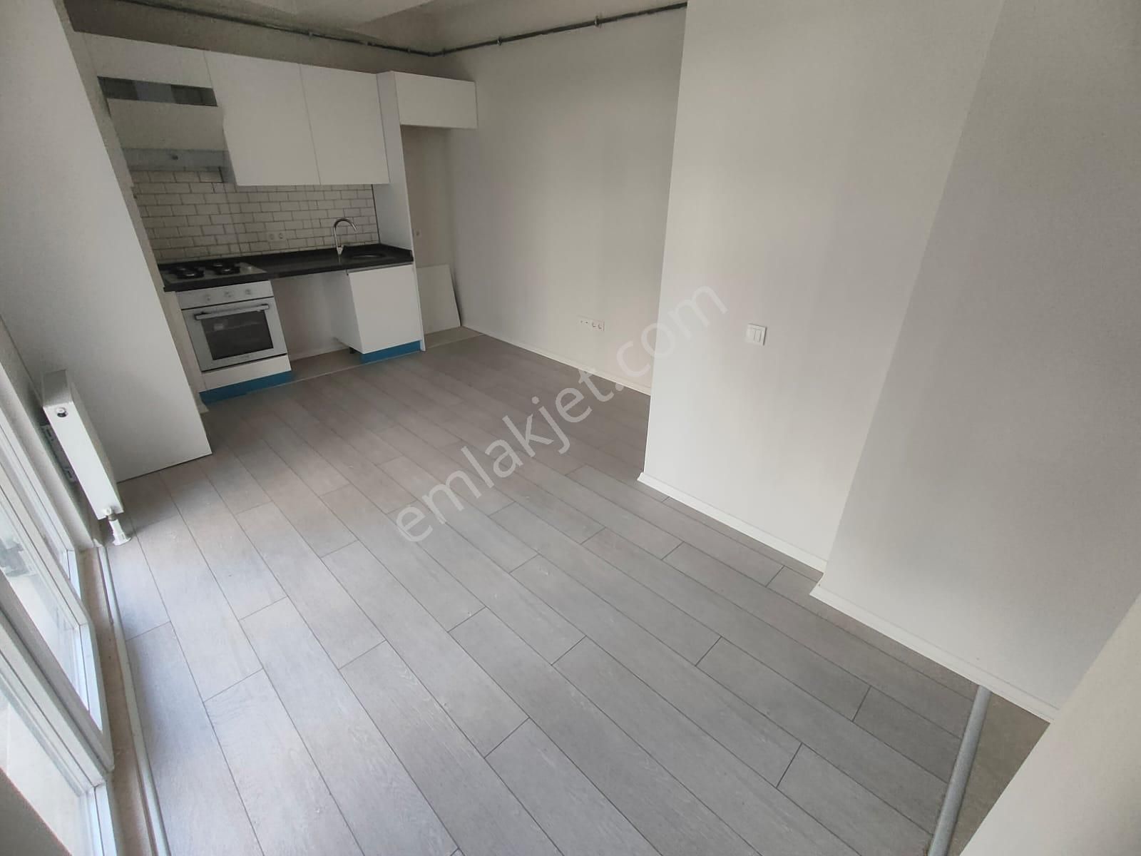 Emlak Dünyasından Maltepe Altıntepede 1+1 Bahçe Kullanımlı - Görsel 2