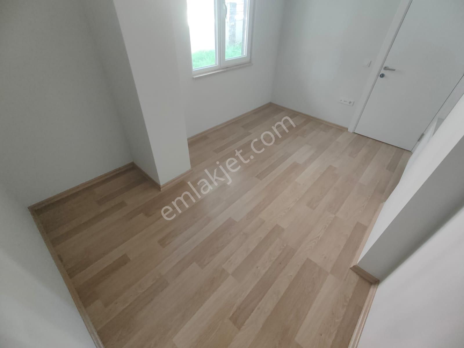 Emlak Dünyasından Maltepe Altıntepede 1+1 Bahçe Kullanımlı - Görsel 11