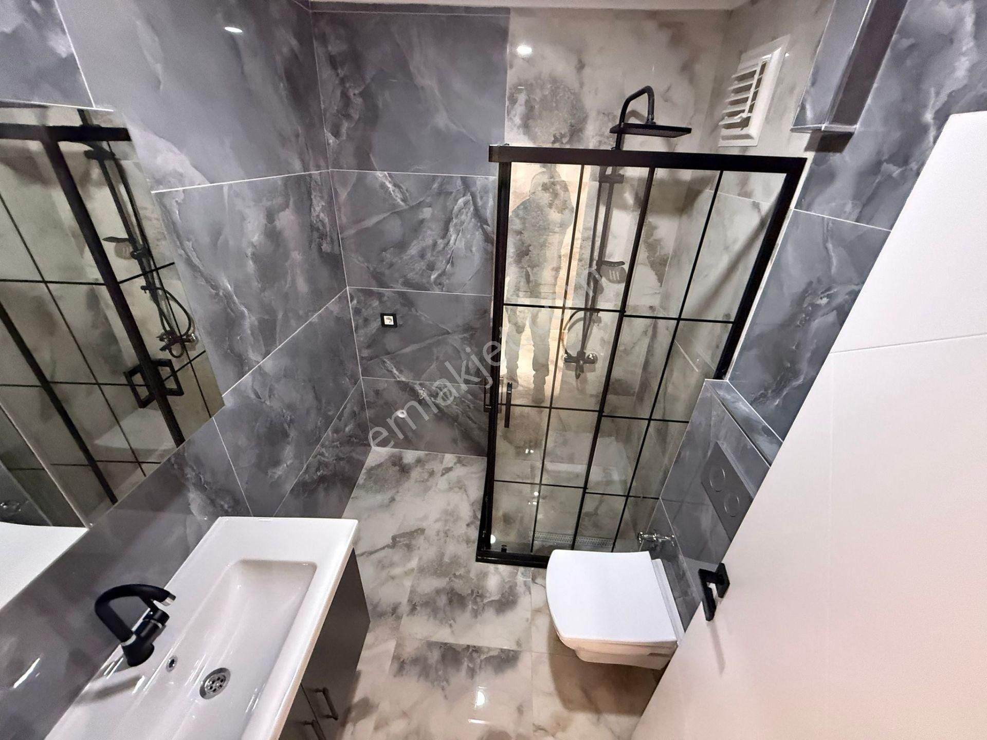 Vatan'dan Merkezi Lokasyon Katta Lüx Yapılı Manzaralı Ferah Şık 3+1 Acil - Görsel 24