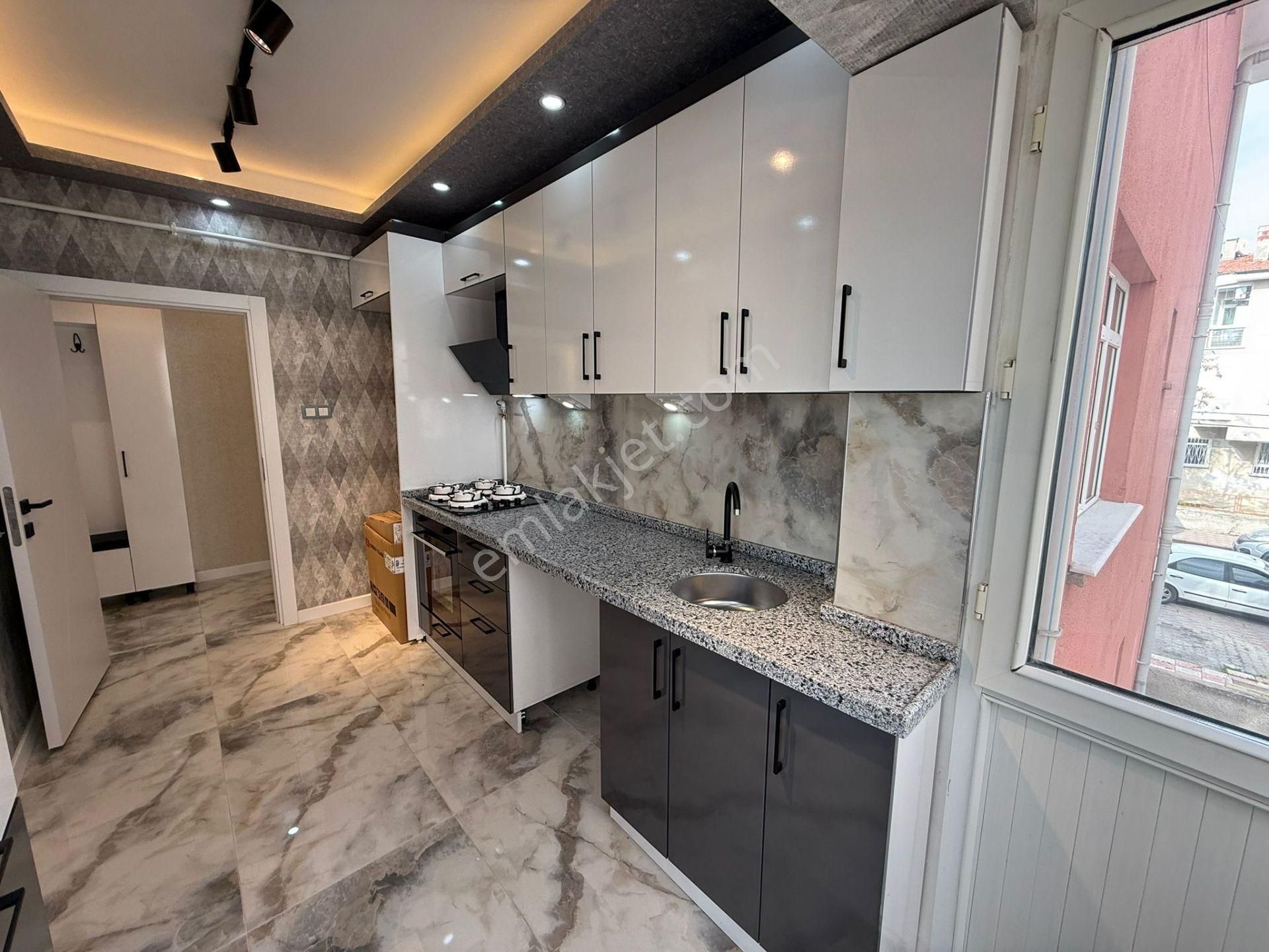 Vatan'dan Merkezi Lokasyon Katta Lüx Yapılı Manzaralı Ferah Şık 3+1 Acil - Görsel 8