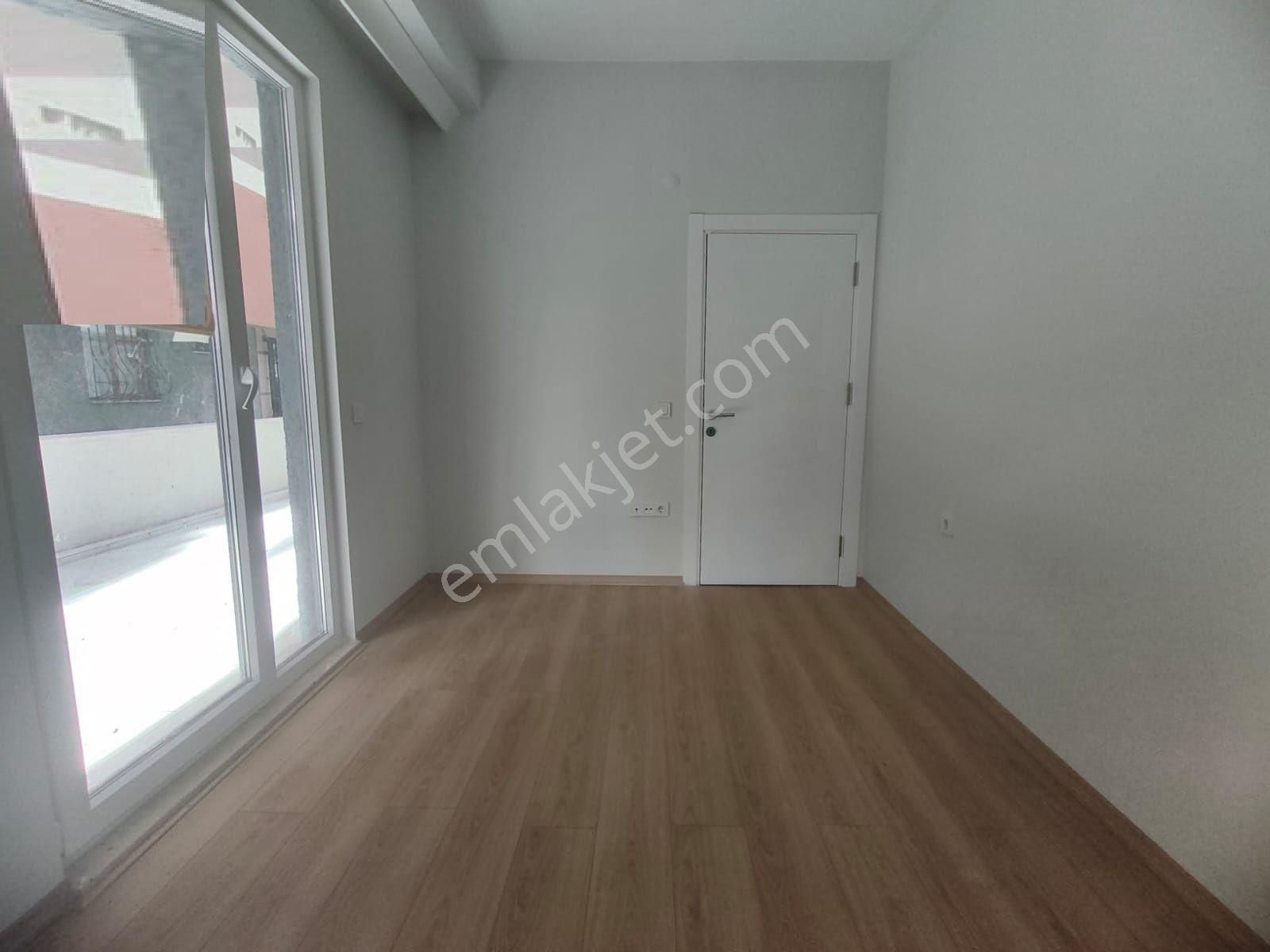 Emlak Dünyasından Maltepe Altıntepede 1+1 Bahçe Kullanımlı - Görsel 9