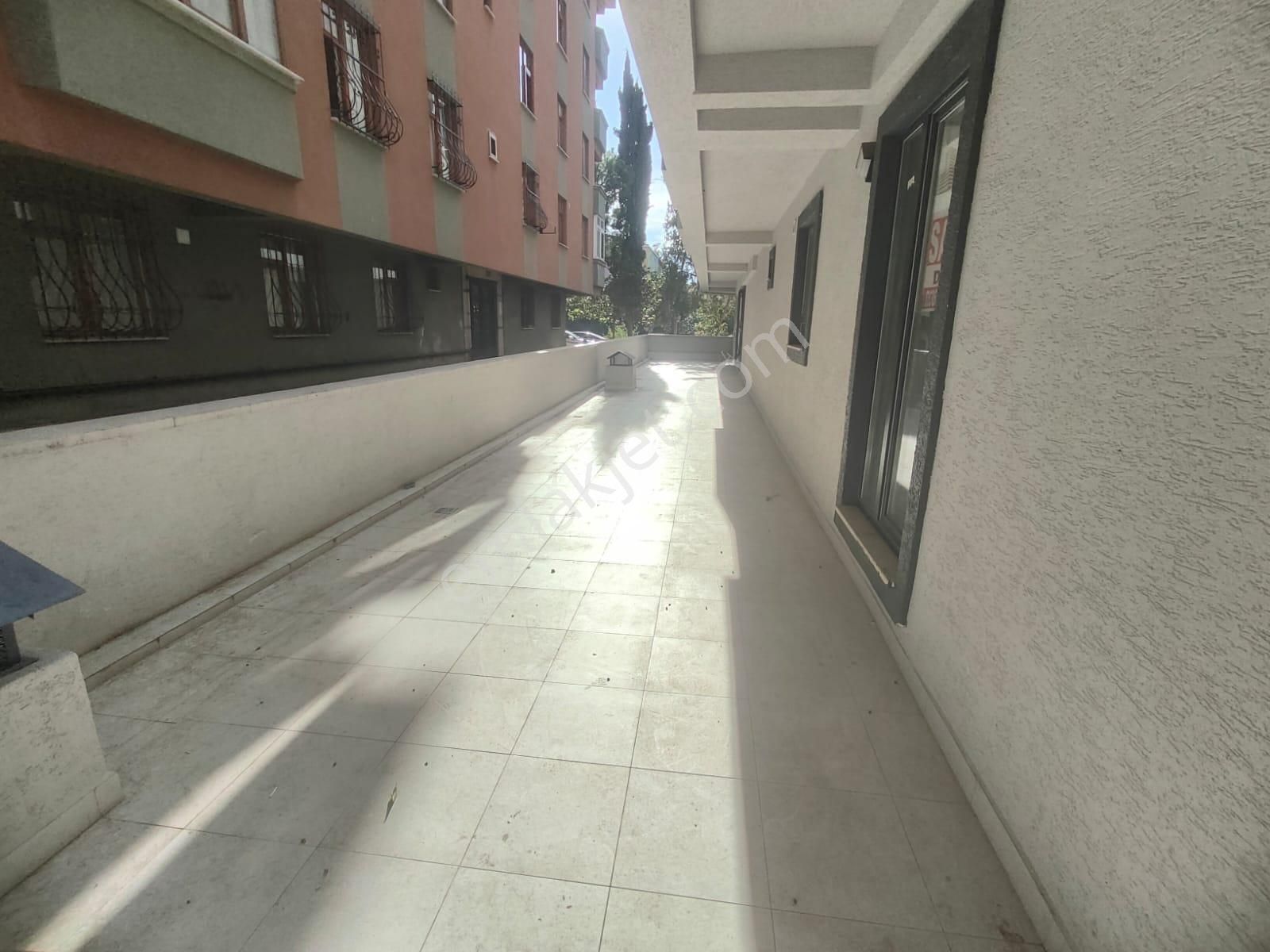 Emlak Dünyasından Maltepe Altıntepede 1+1 Bahçe Kullanımlı - Görsel 16