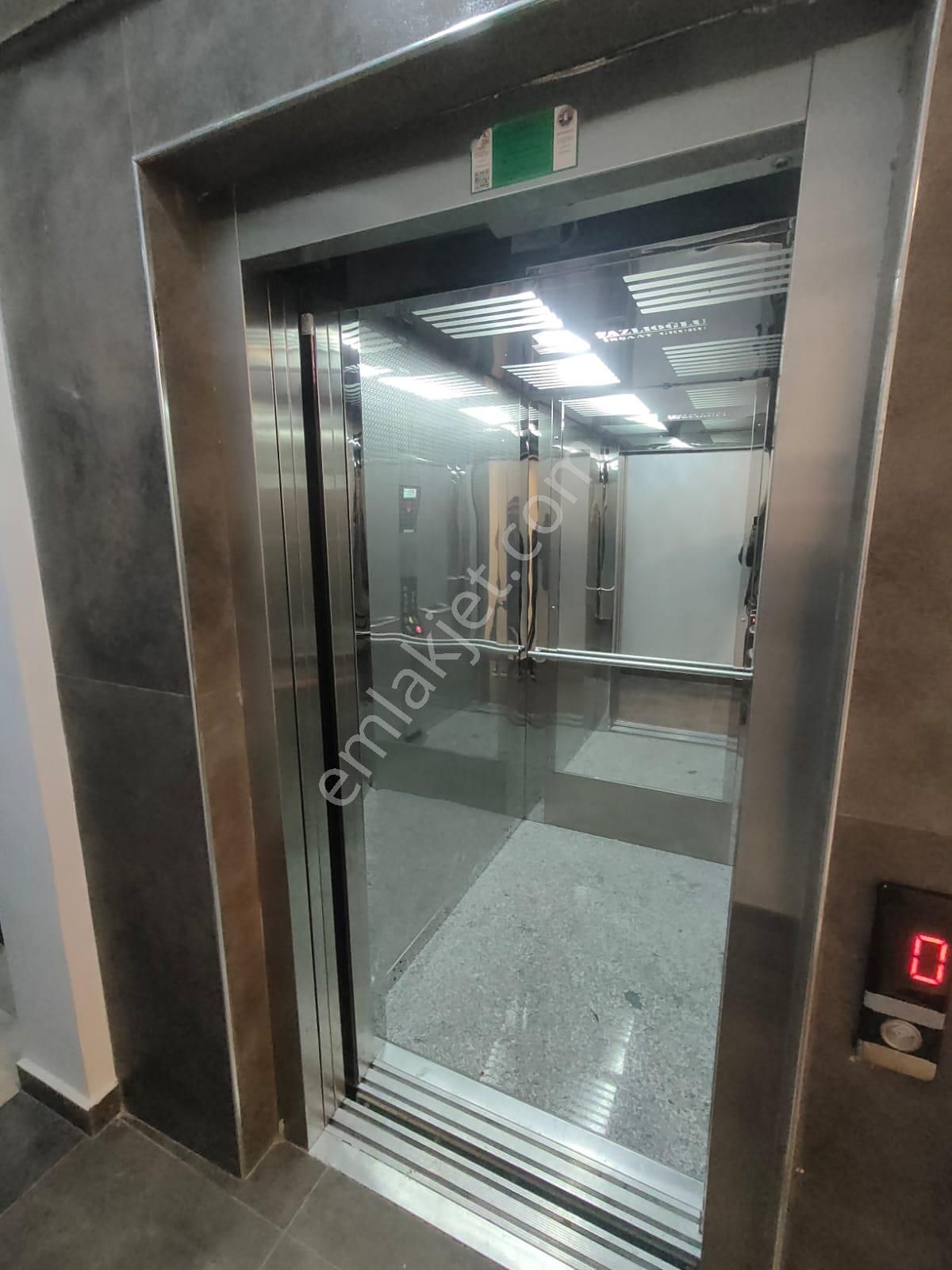 Emlak Dünyasından Maltepe Altıntepede 1+1 Bahçe Kullanımlı - Görsel 14