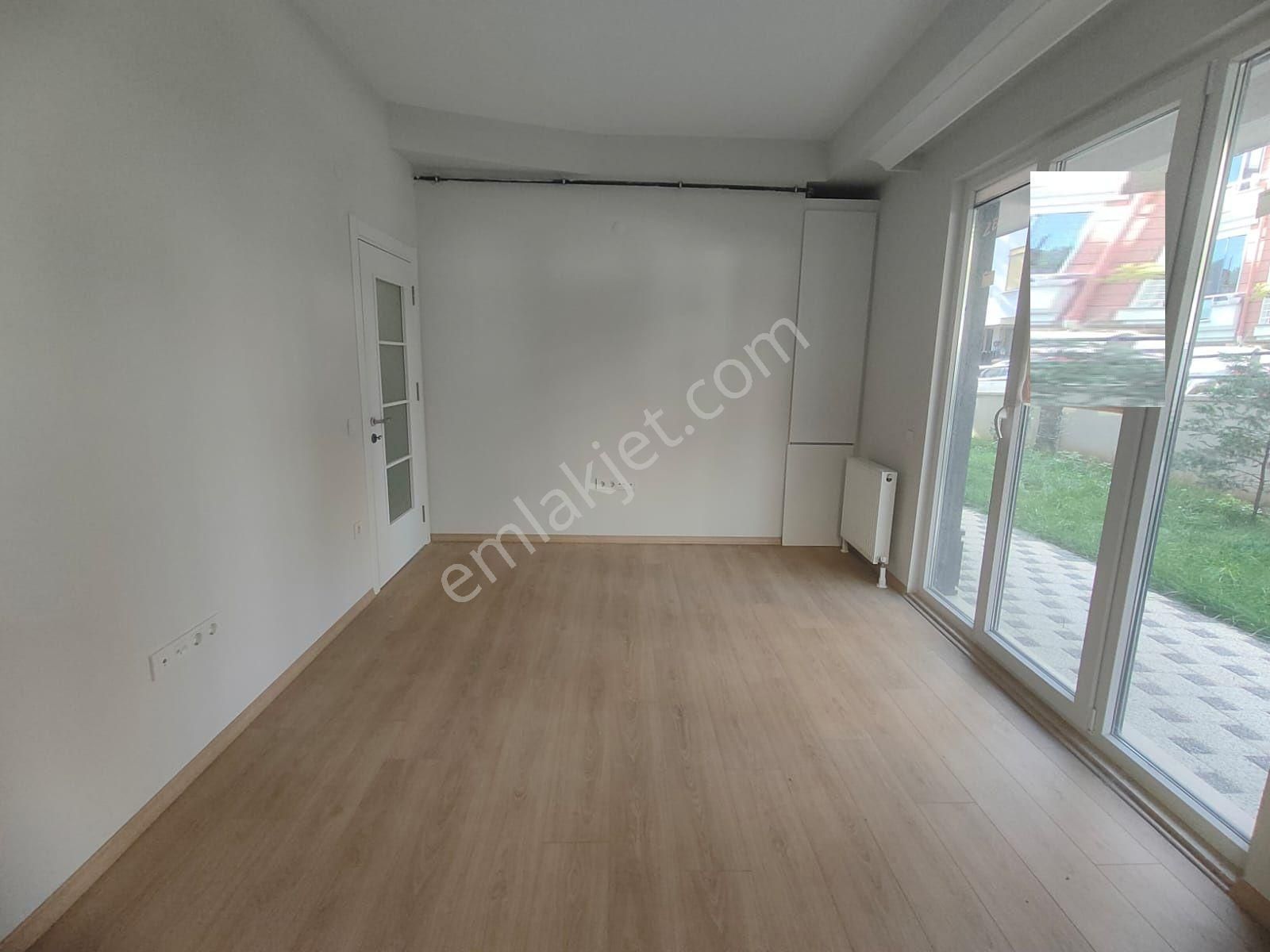 Emlak Dünyasından Maltepe Altıntepede 1+1 Bahçe Kullanımlı - Görsel 5