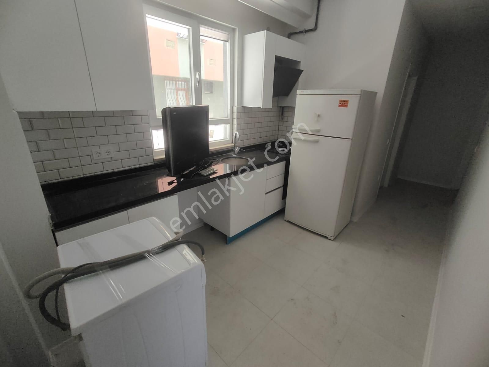 Emlak Dünyasından Maltepe Altıntepede 1+1 Bahçe Kullanımlı - Görsel 2