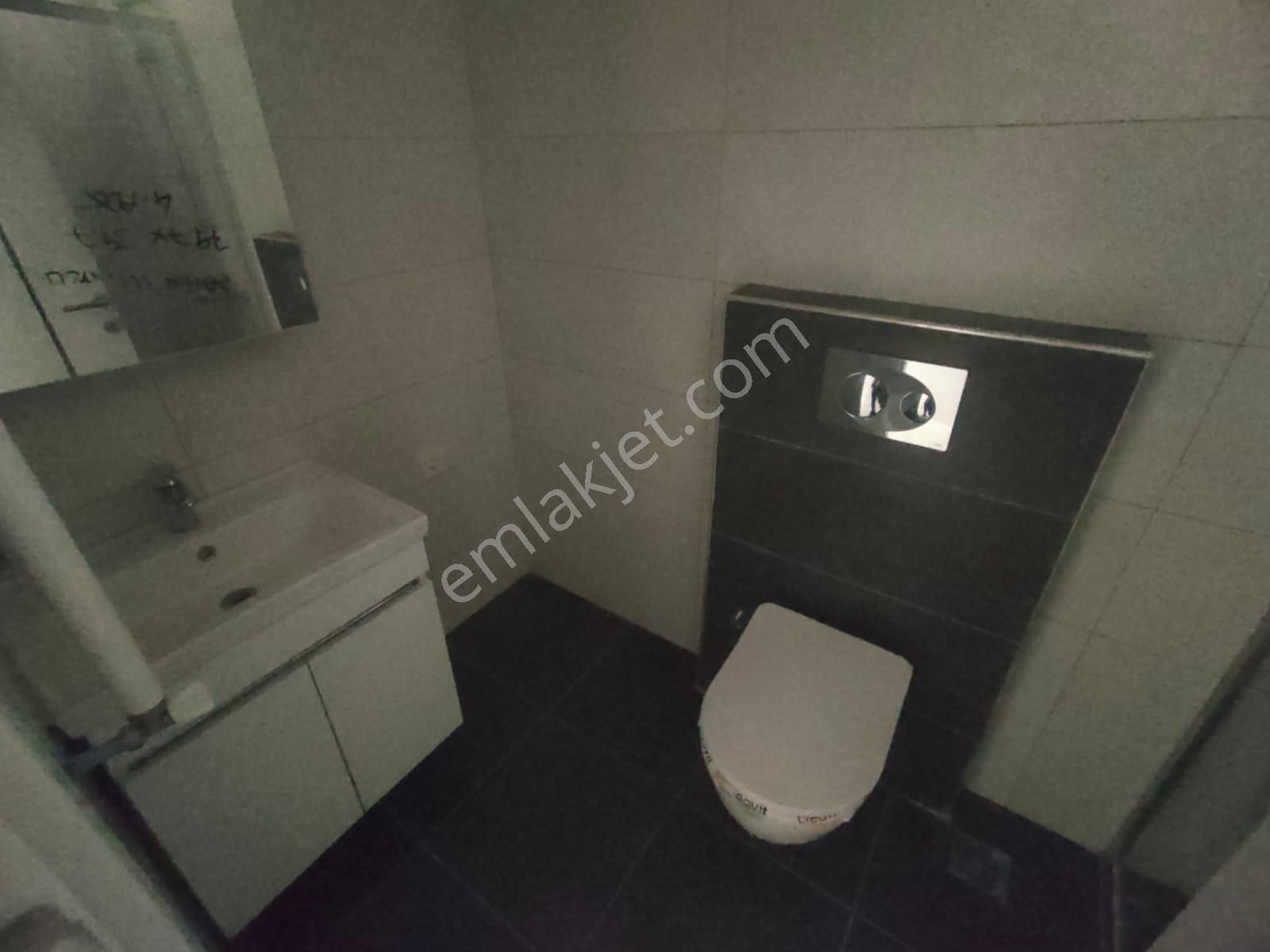 Emlak Dünyasından Maltepe Altıntepede 1+1 Bahçe Kullanımlı - Görsel 11