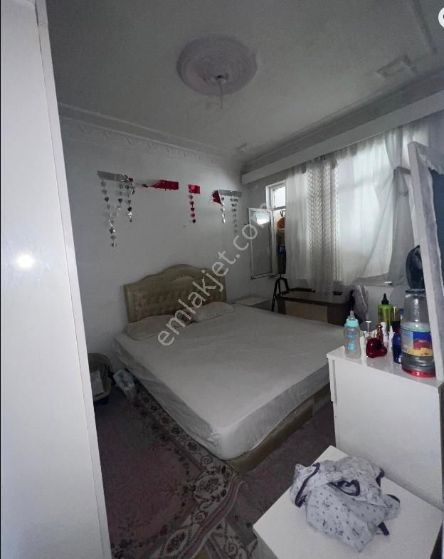 Şehir Merkezin'de 4 Katlı Binanın 4.katı 110 M² 3 Odalı Kombili Kü.ükmustafa Gülük Mah. - Görsel 3