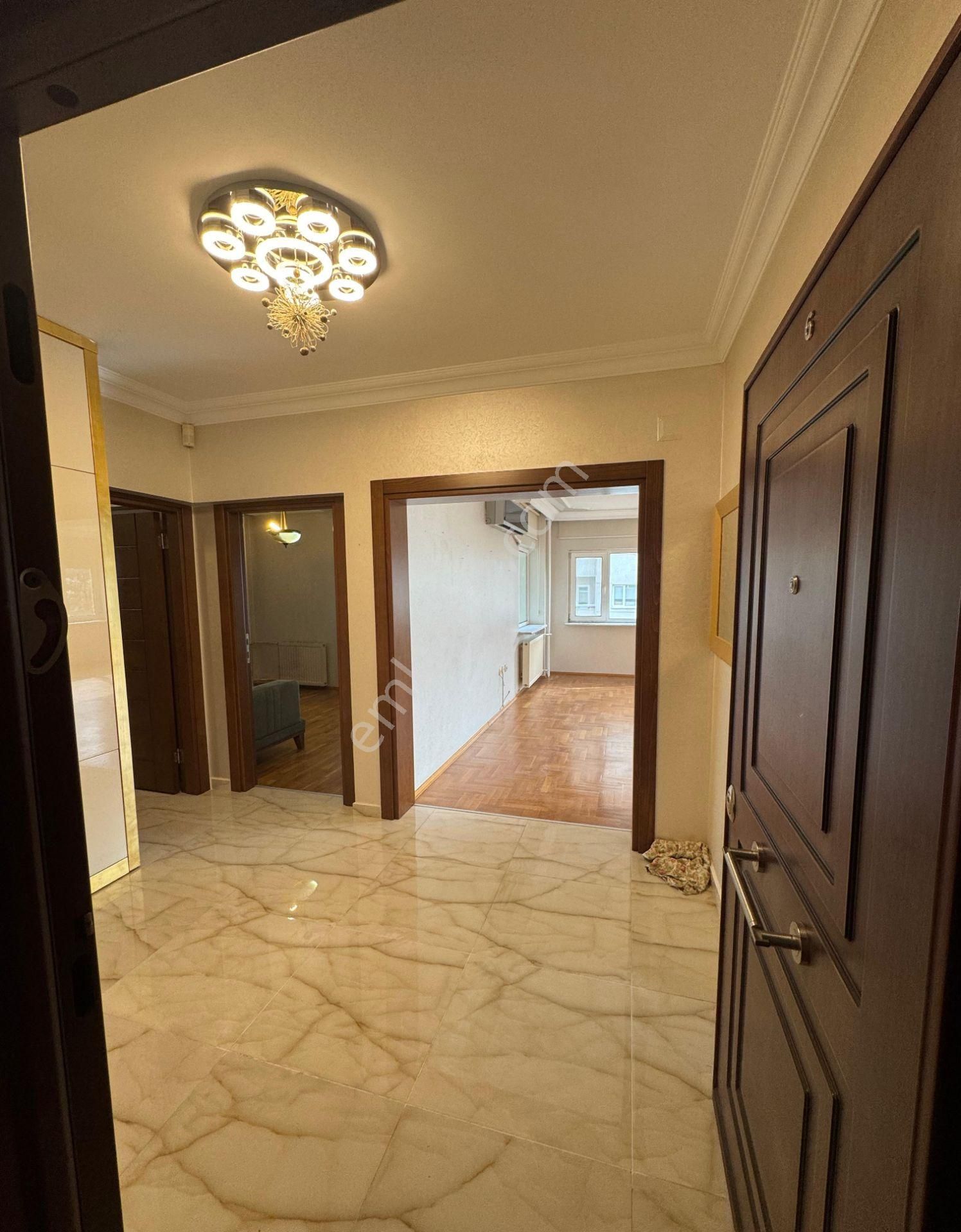 Bahar'dan Nilüfer'in Köklü Sitelerinden Özüçler'de Kiralık Geniş Ve Lüx 3+1 Daire