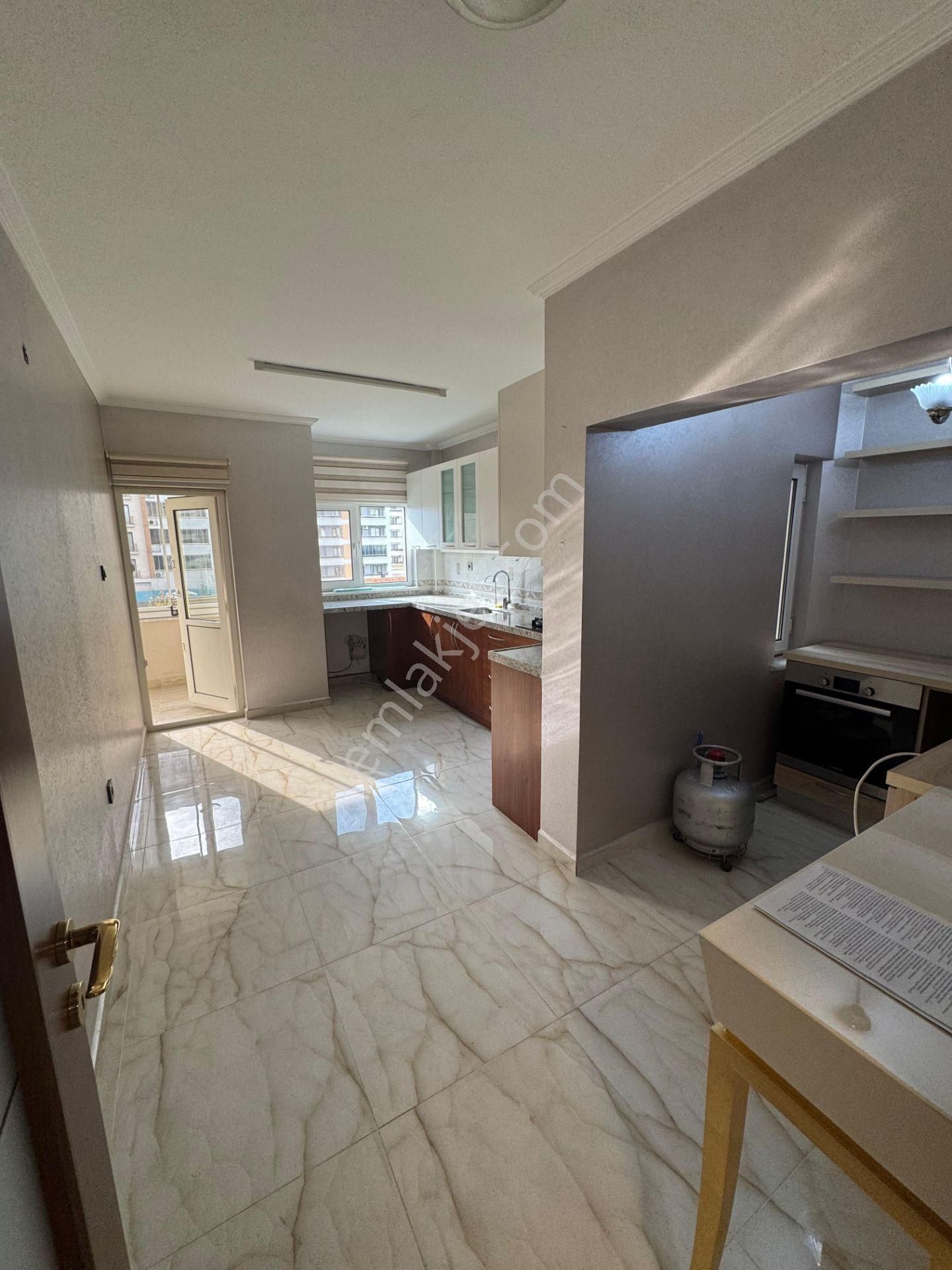 Bahar'dan Nilüfer'in Köklü Sitelerinden Özüçler'de Kiralık Geniş Ve Lüx 3+1 Daire - Görsel 3